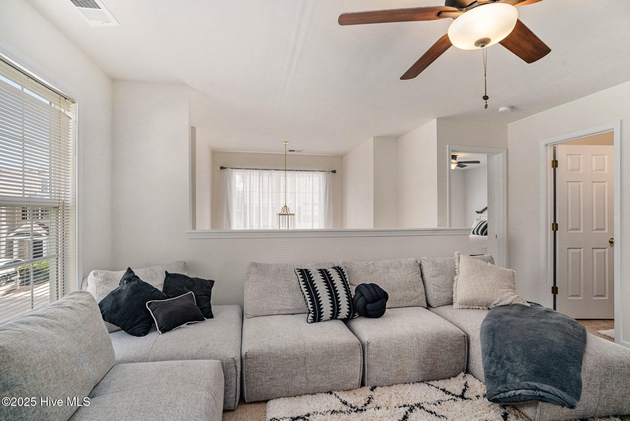 100520247 | Photo 21