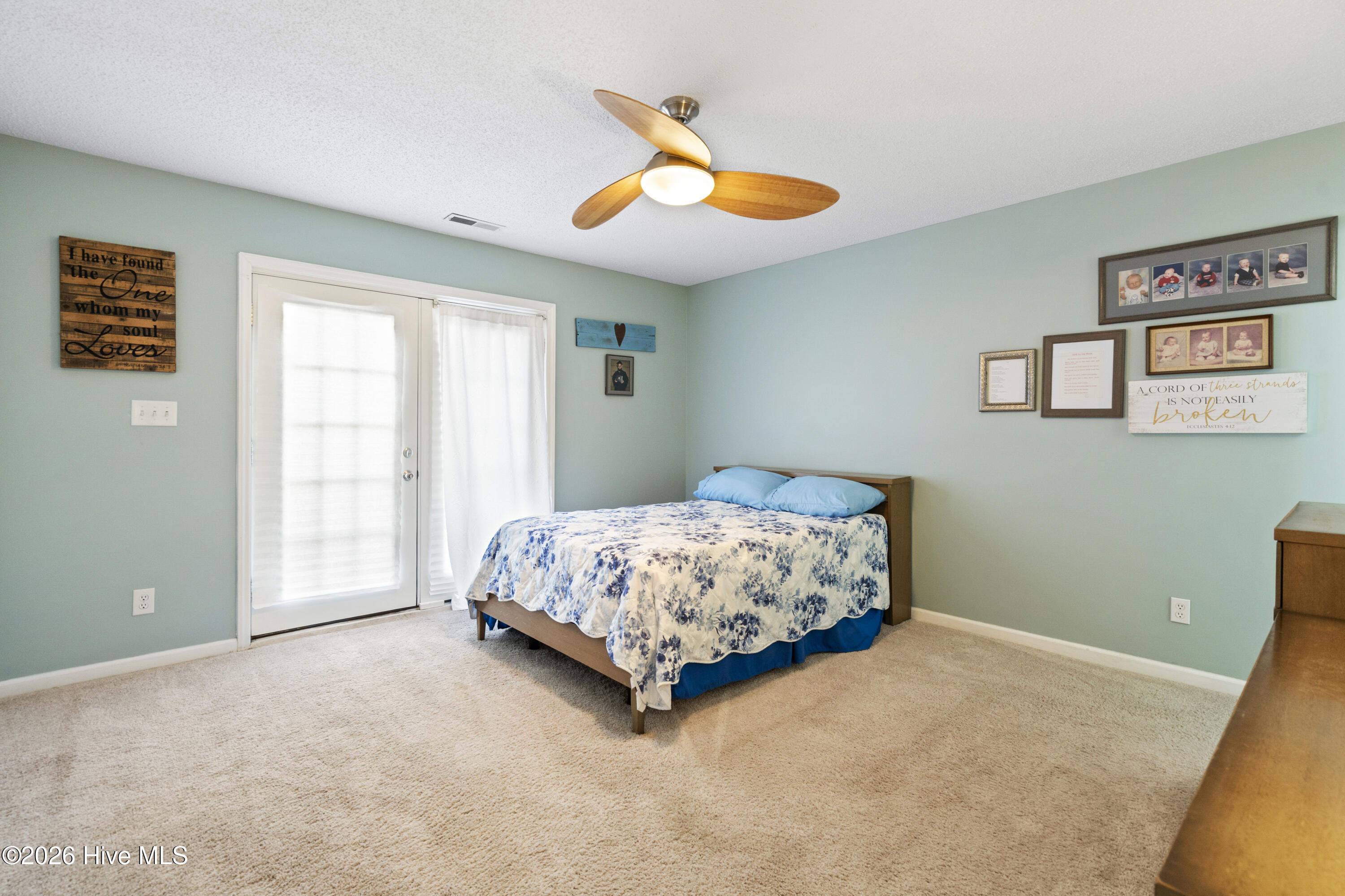 100553037 | Photo 17