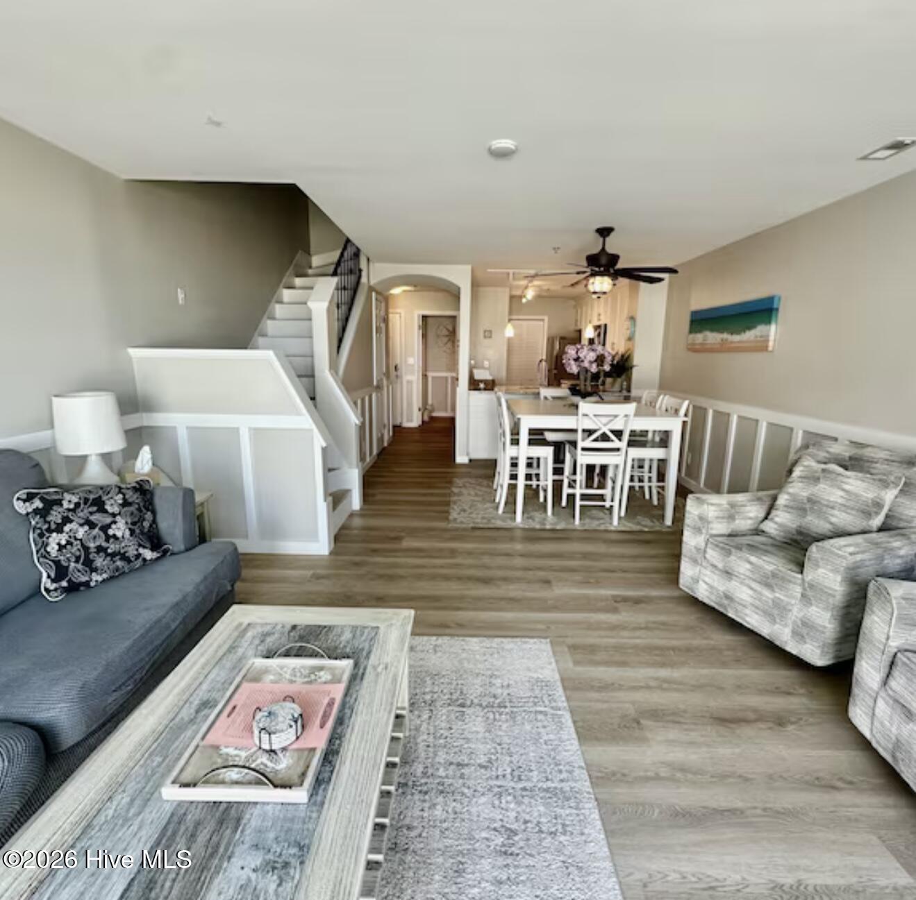 100548298 | Photo 13