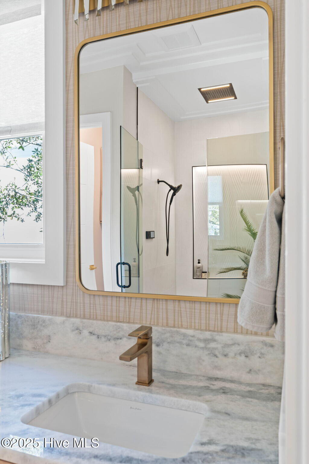 100516902 | Photo 48