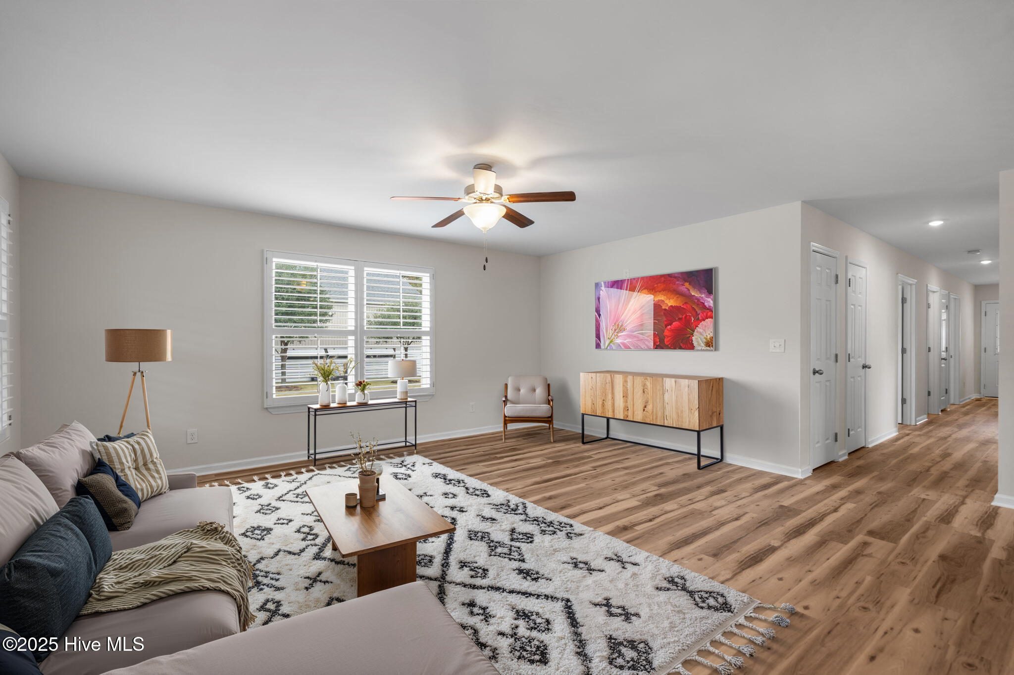 100529995 | Photo 10