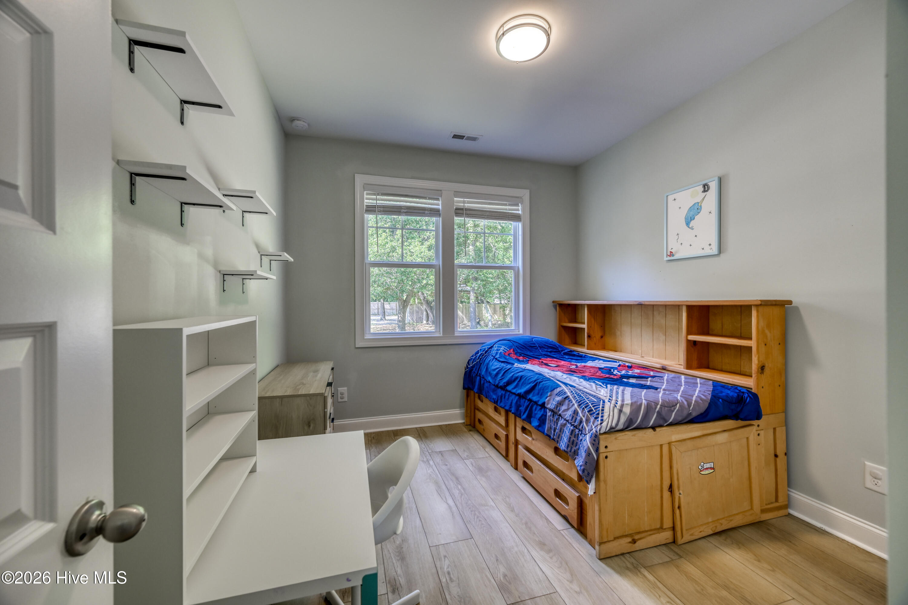 100569284 | Photo 20