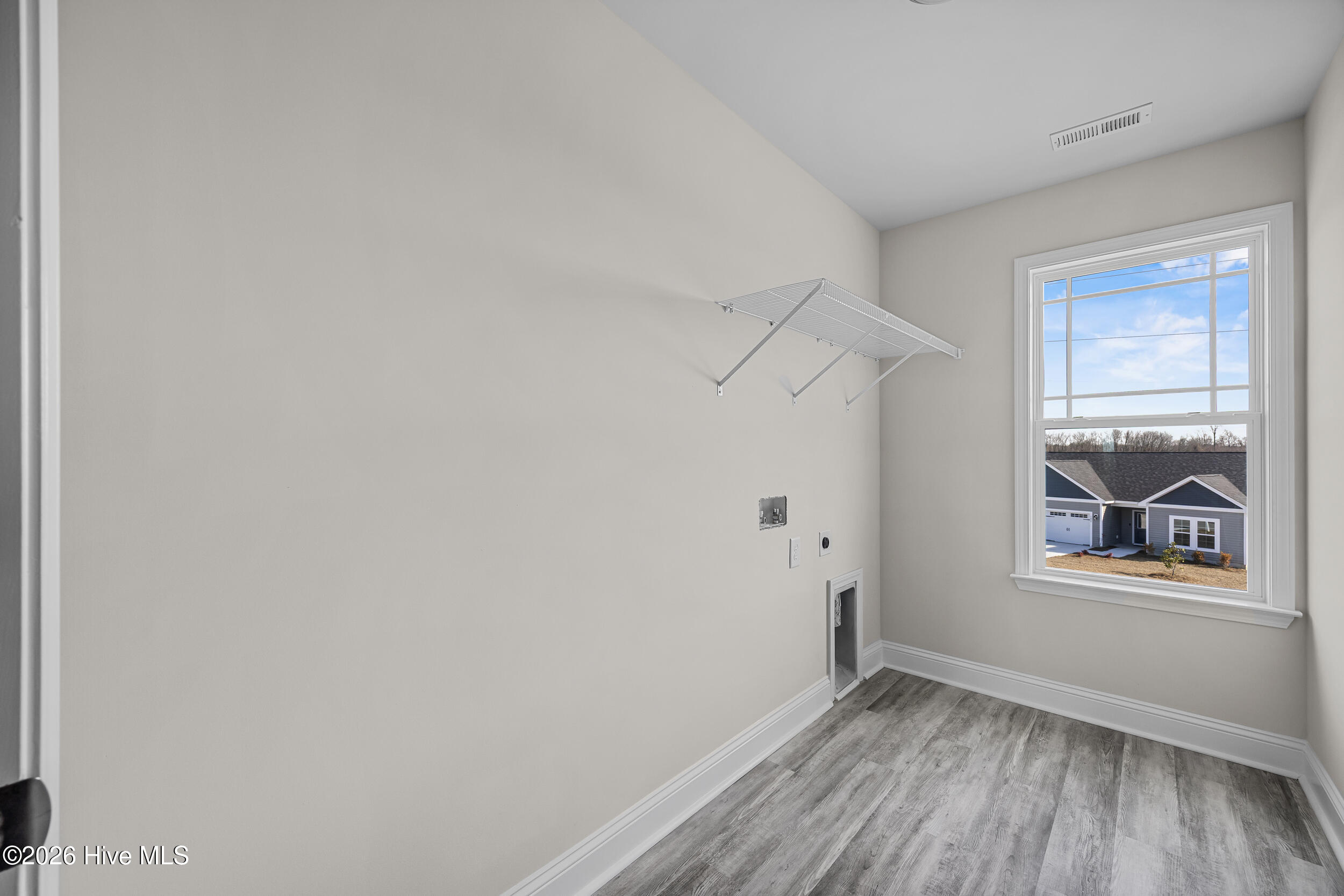 100552403 | Photo 28