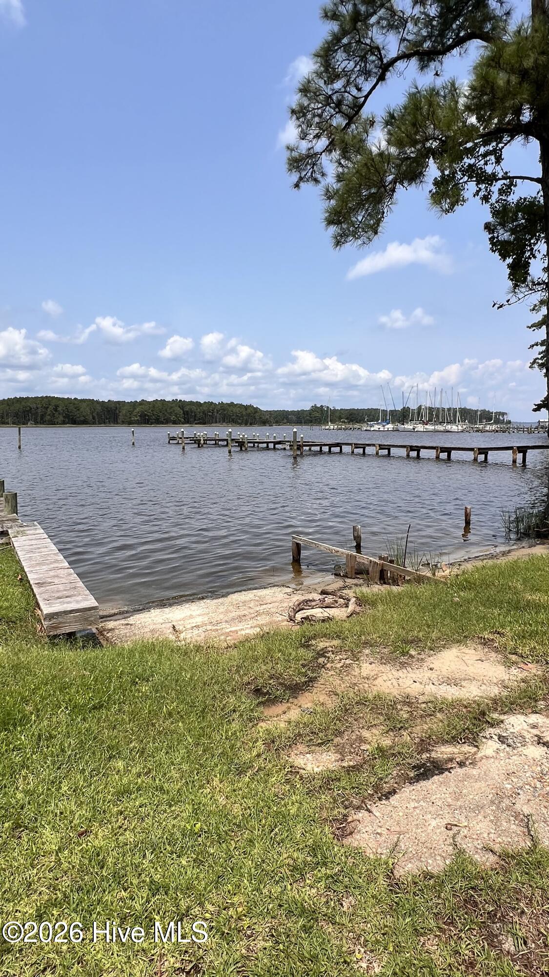 Exterior photo of 201 Barnes Foster Loop Road, Belhaven, NC 27810. MLS: 100598346