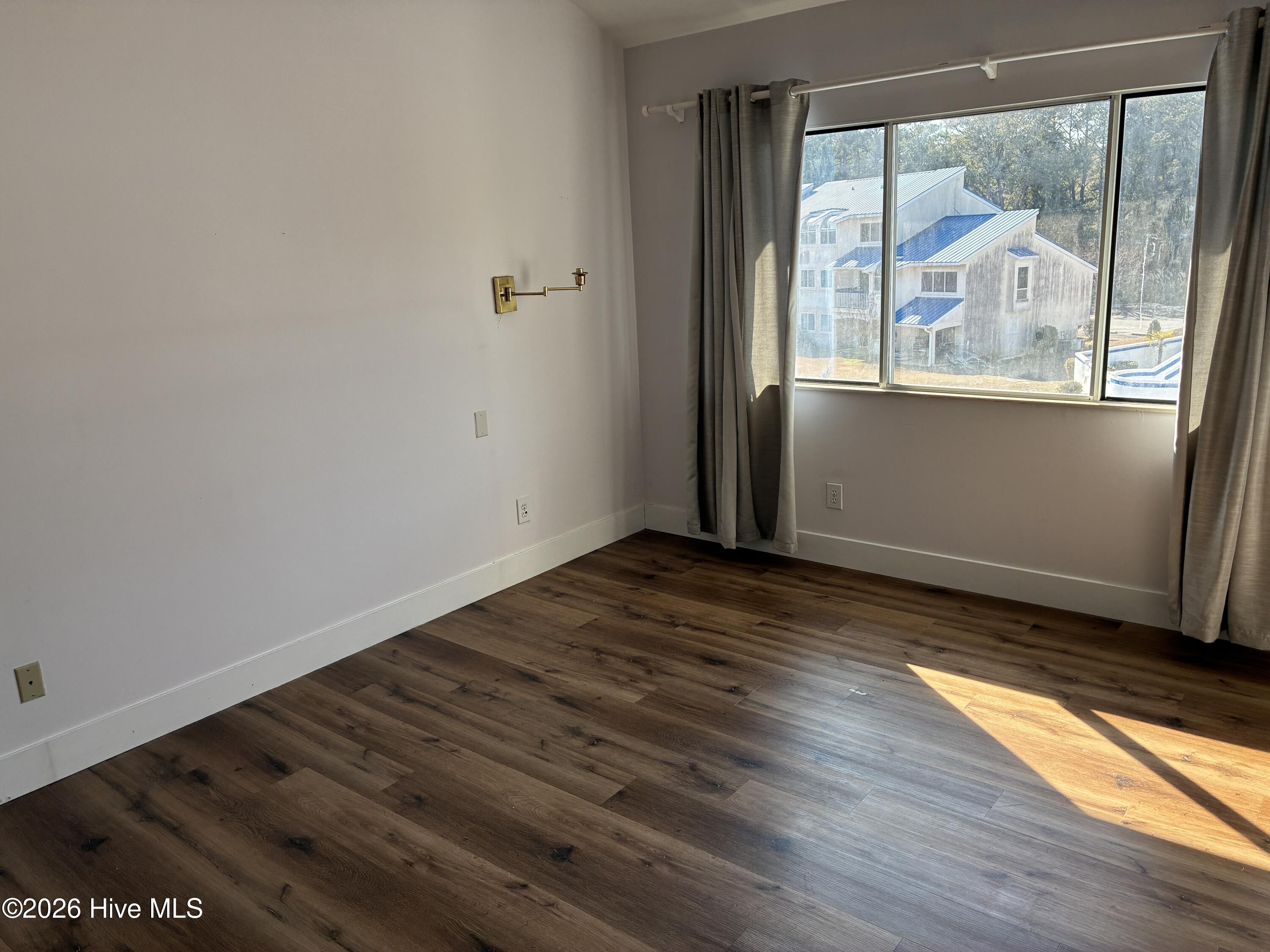 100554273 | Photo 20