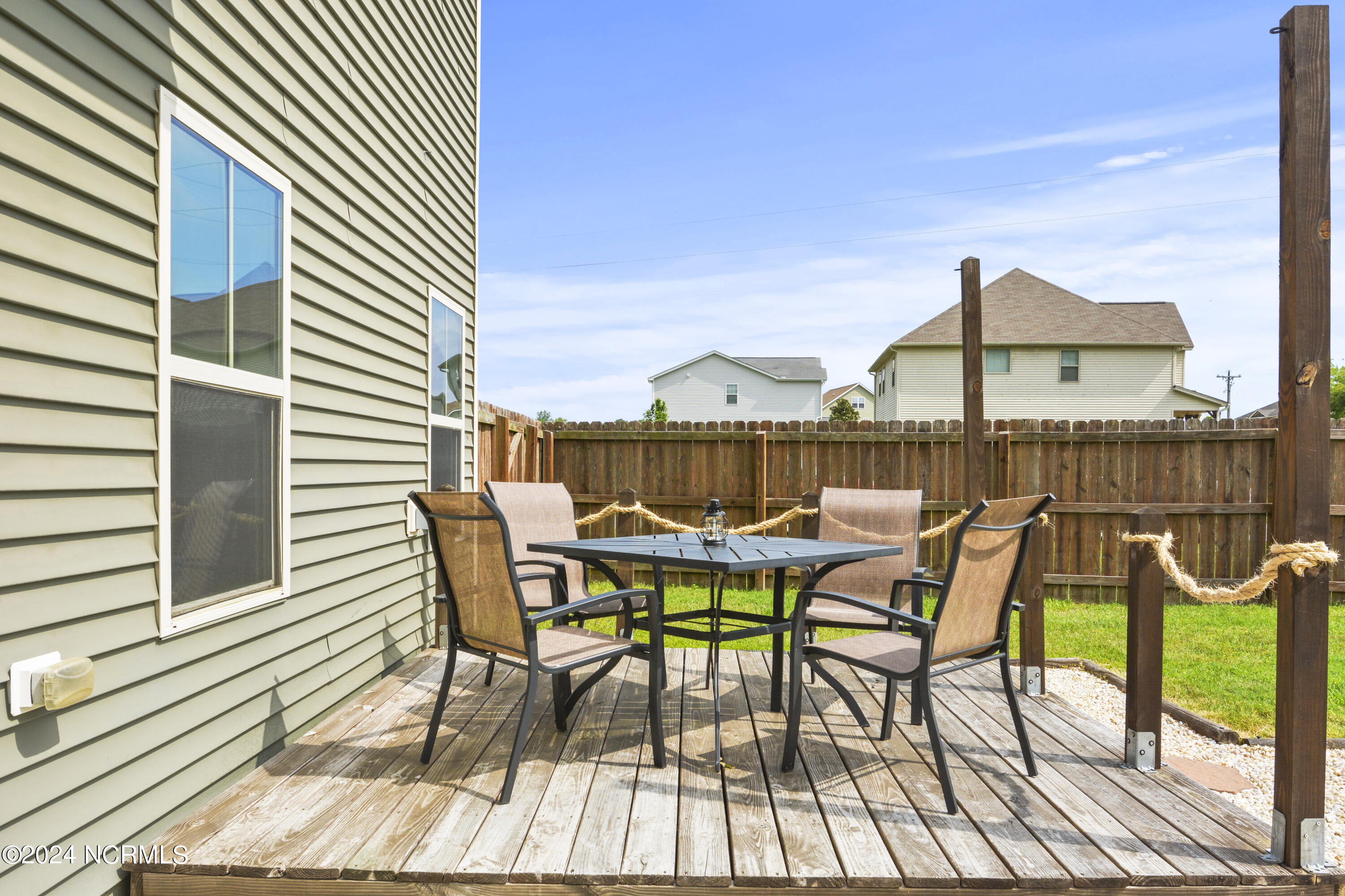 100566117 | Photo 42