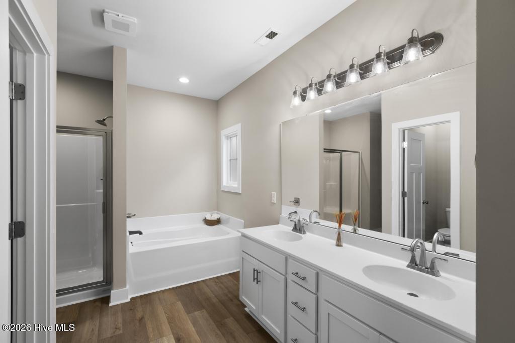 100552933 | Photo 26