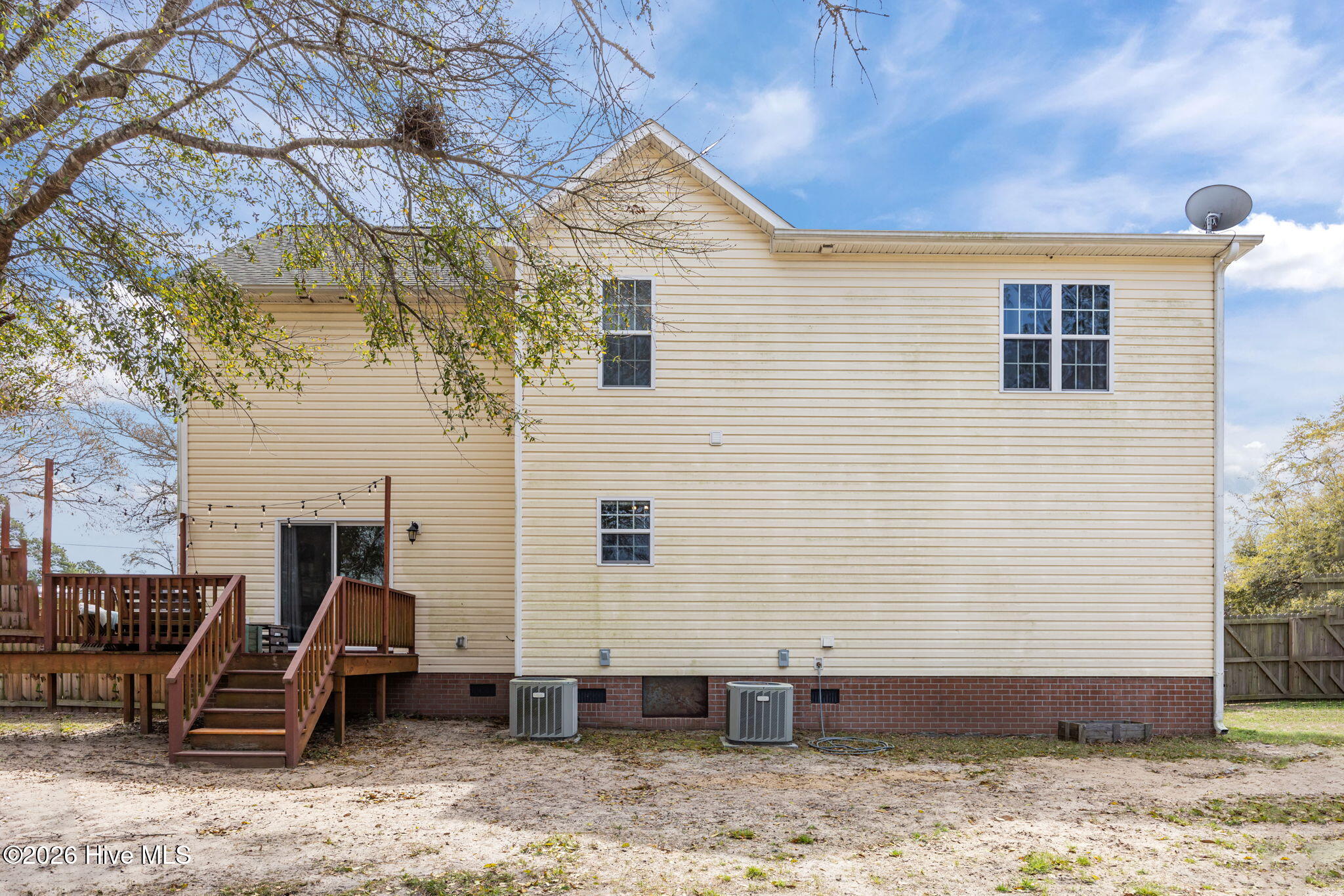 100562601 | Photo 43