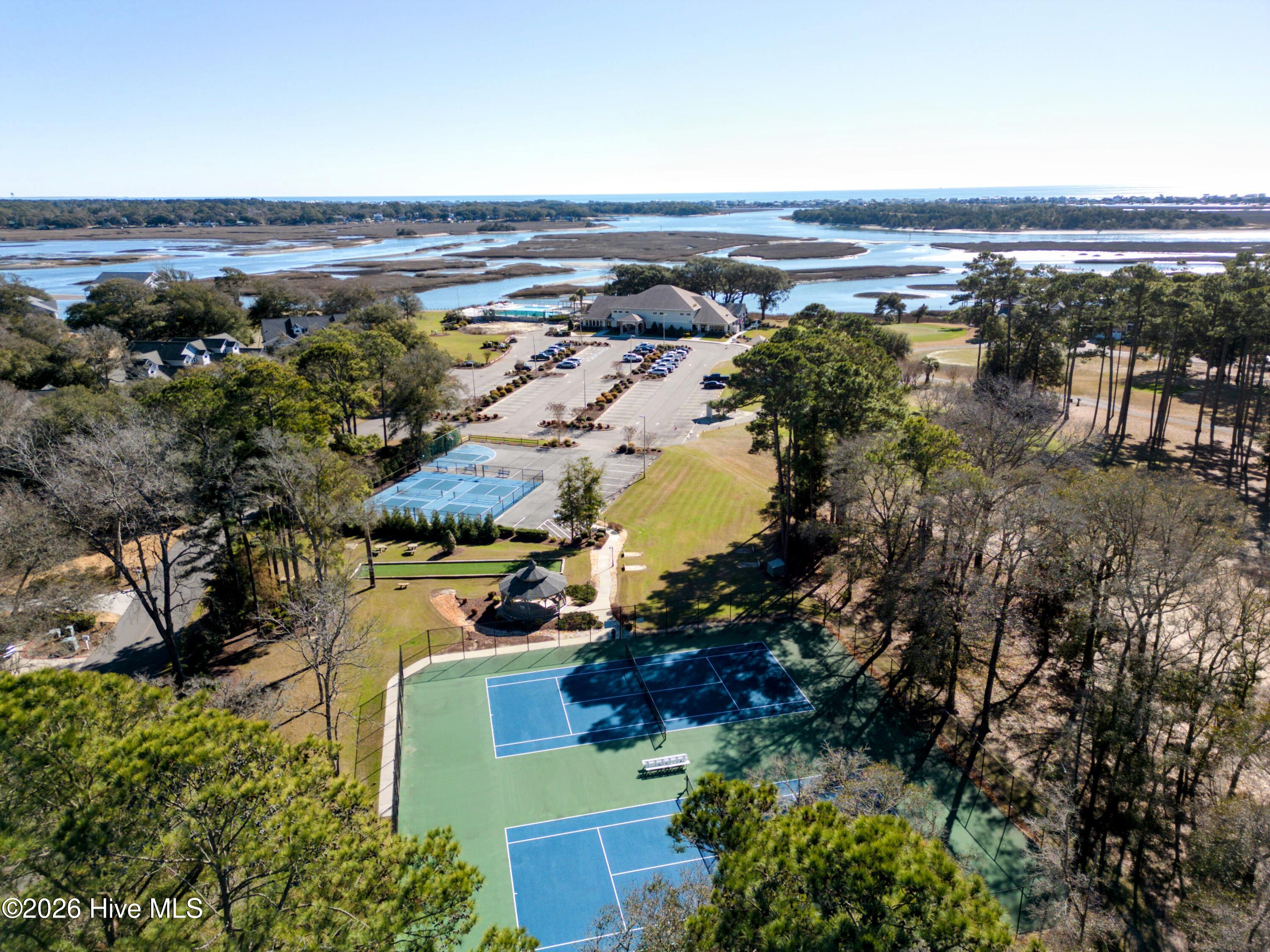 100549940 | Photo 18