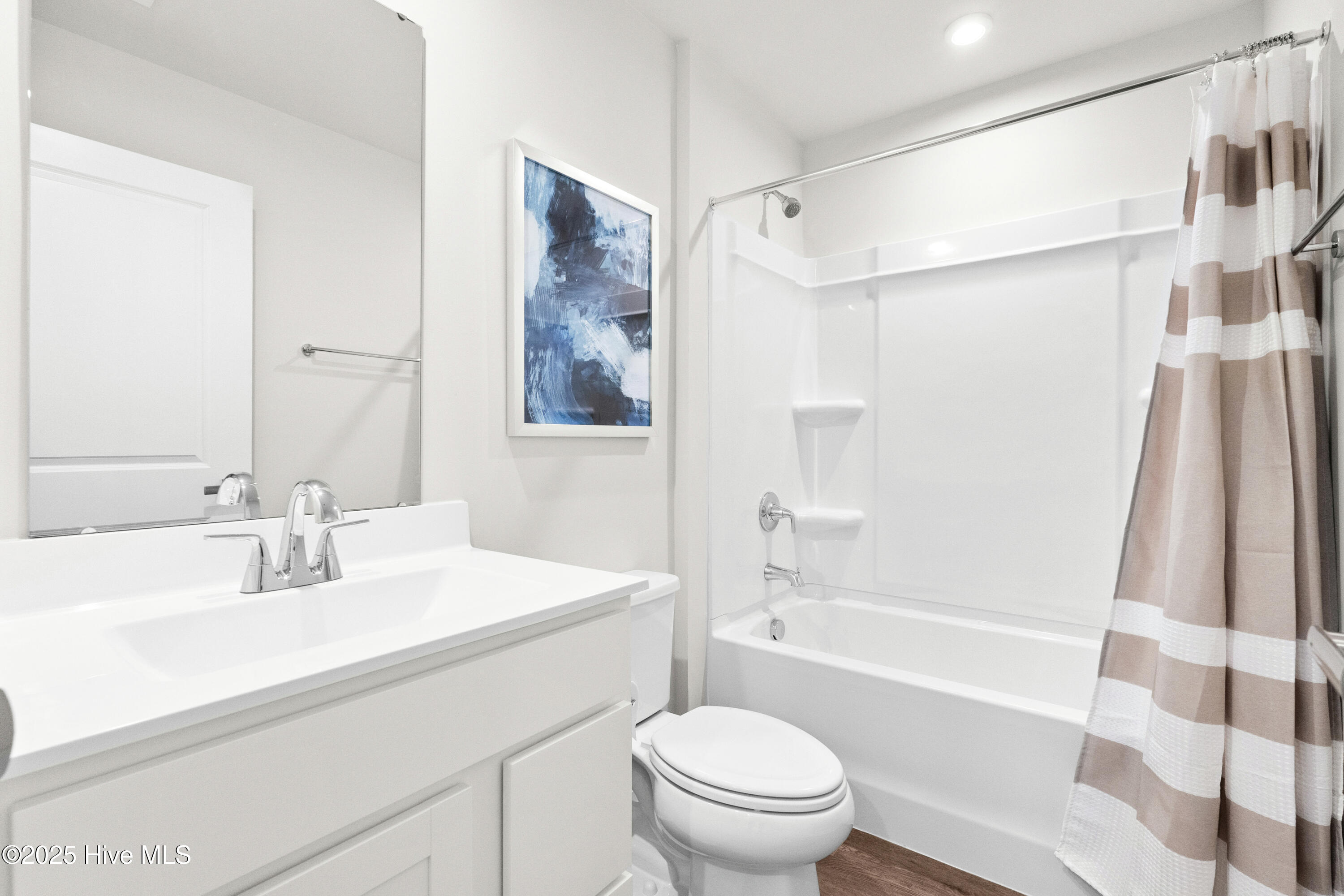 100548889 | Photo 13