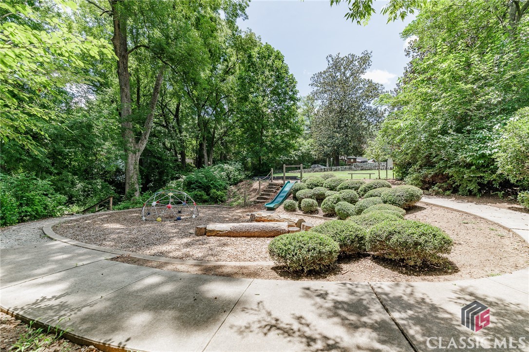 395 Cleveland Avenue