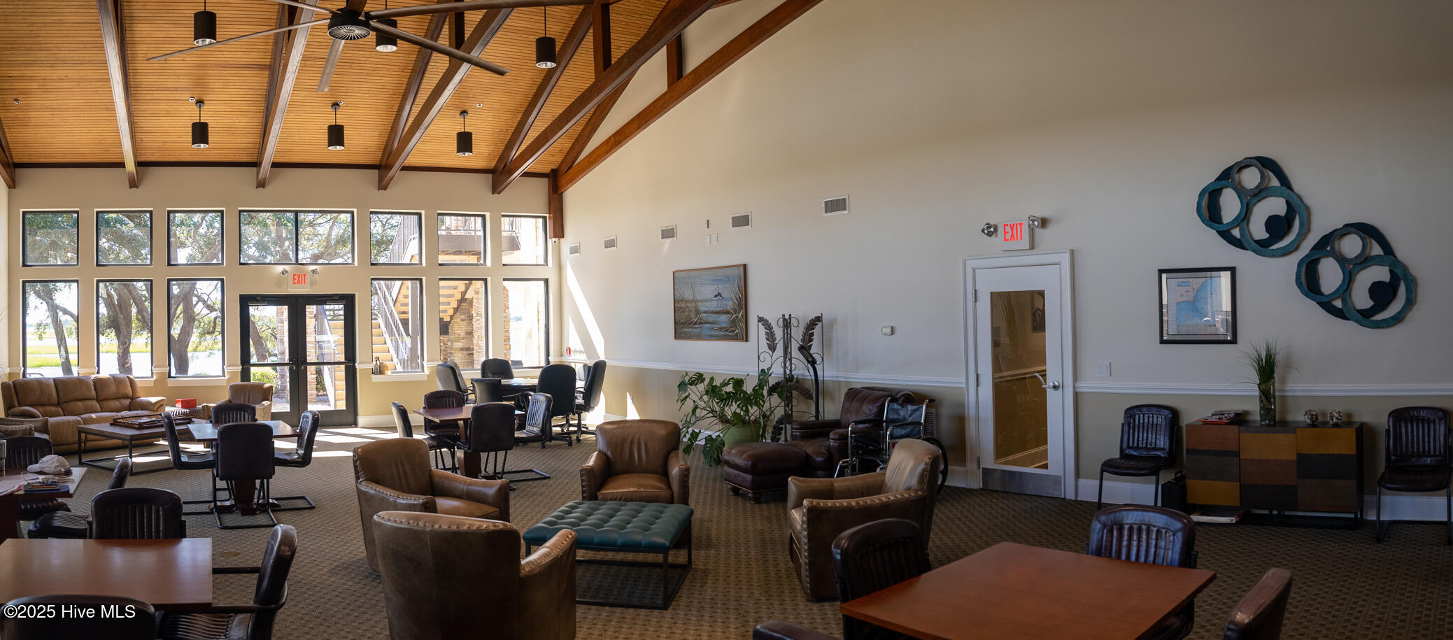 100543941 | Photo 79