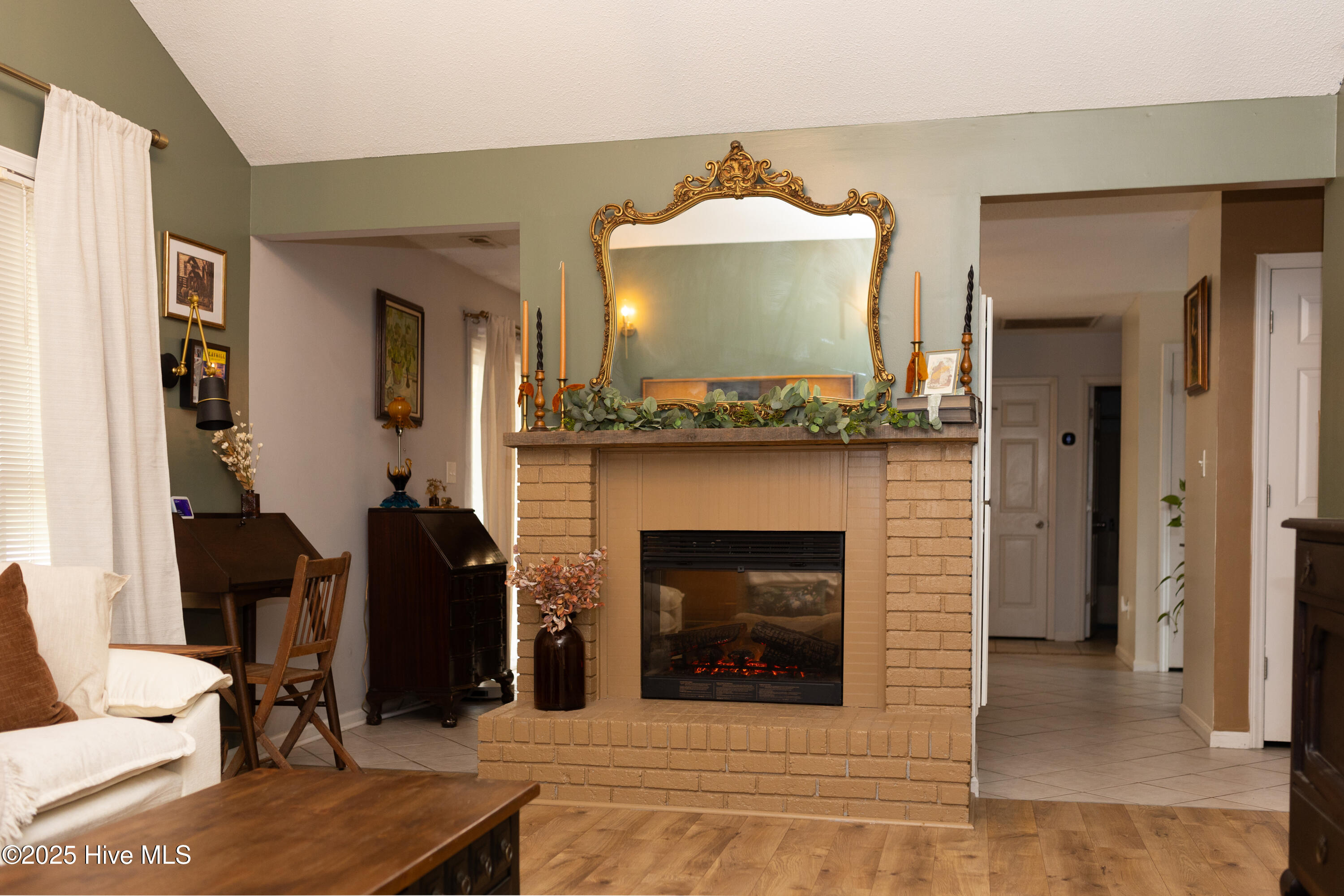 100540057 | Photo 10