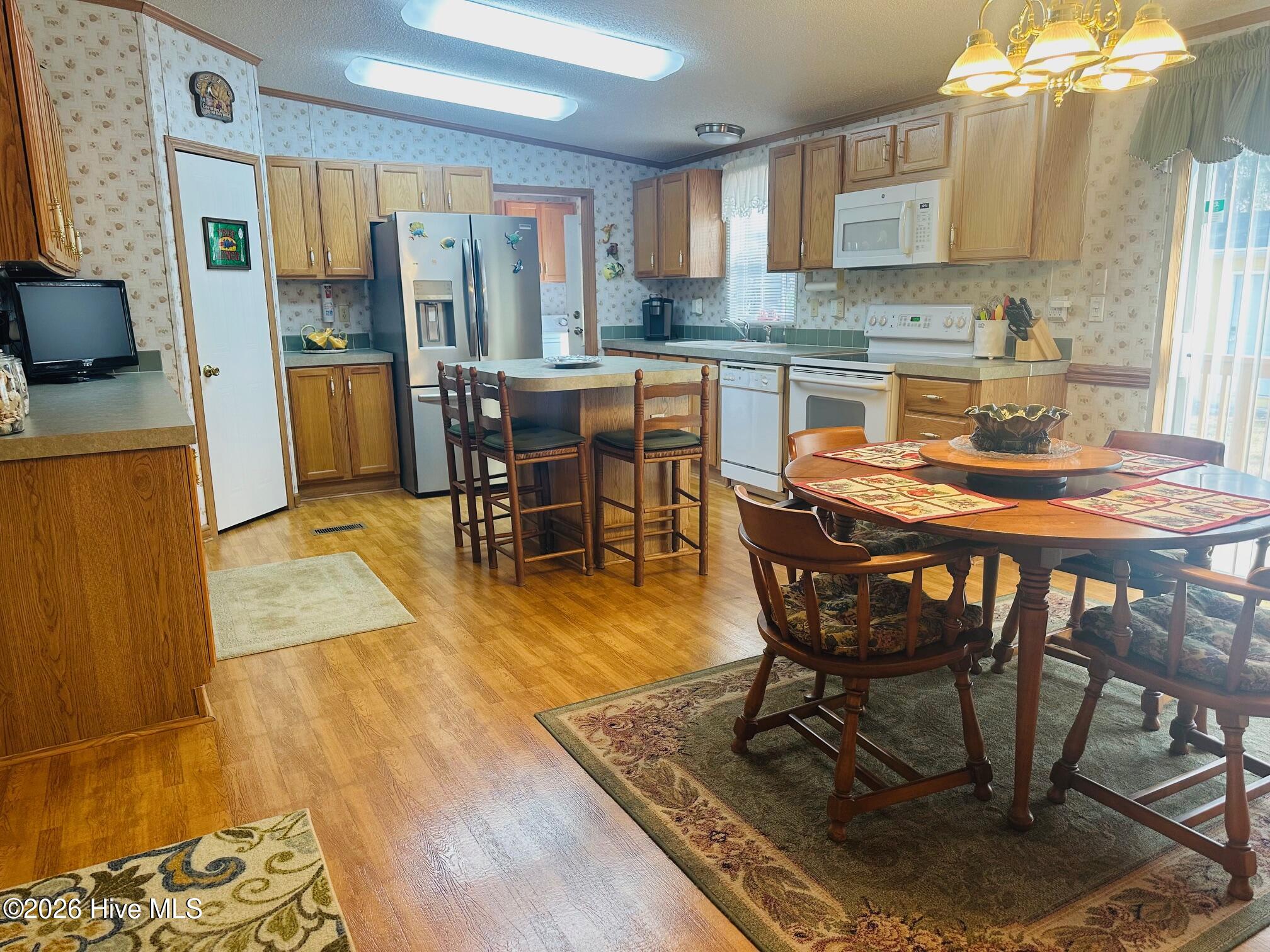 100548768 | Photo 10