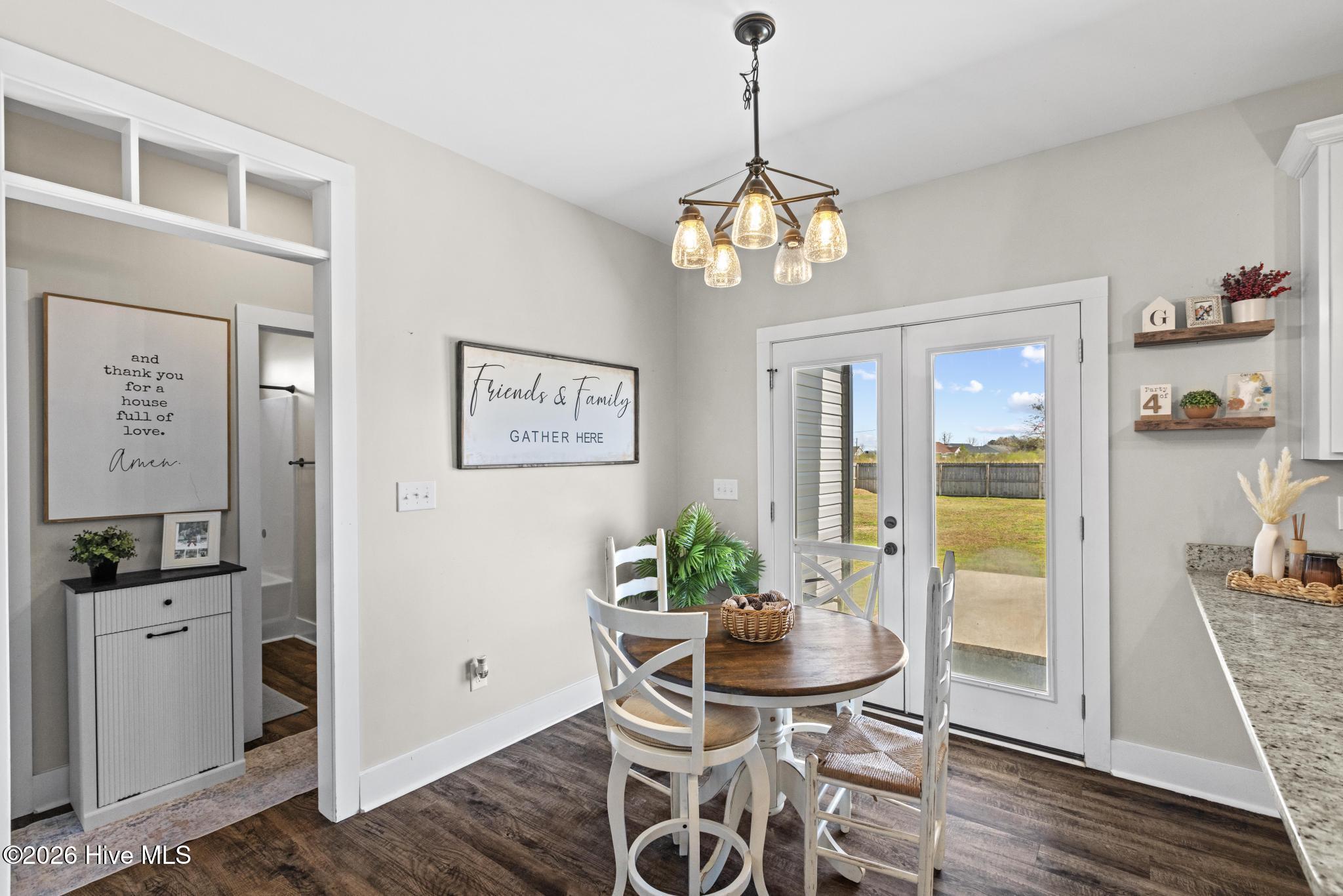 100559843 | Photo 12