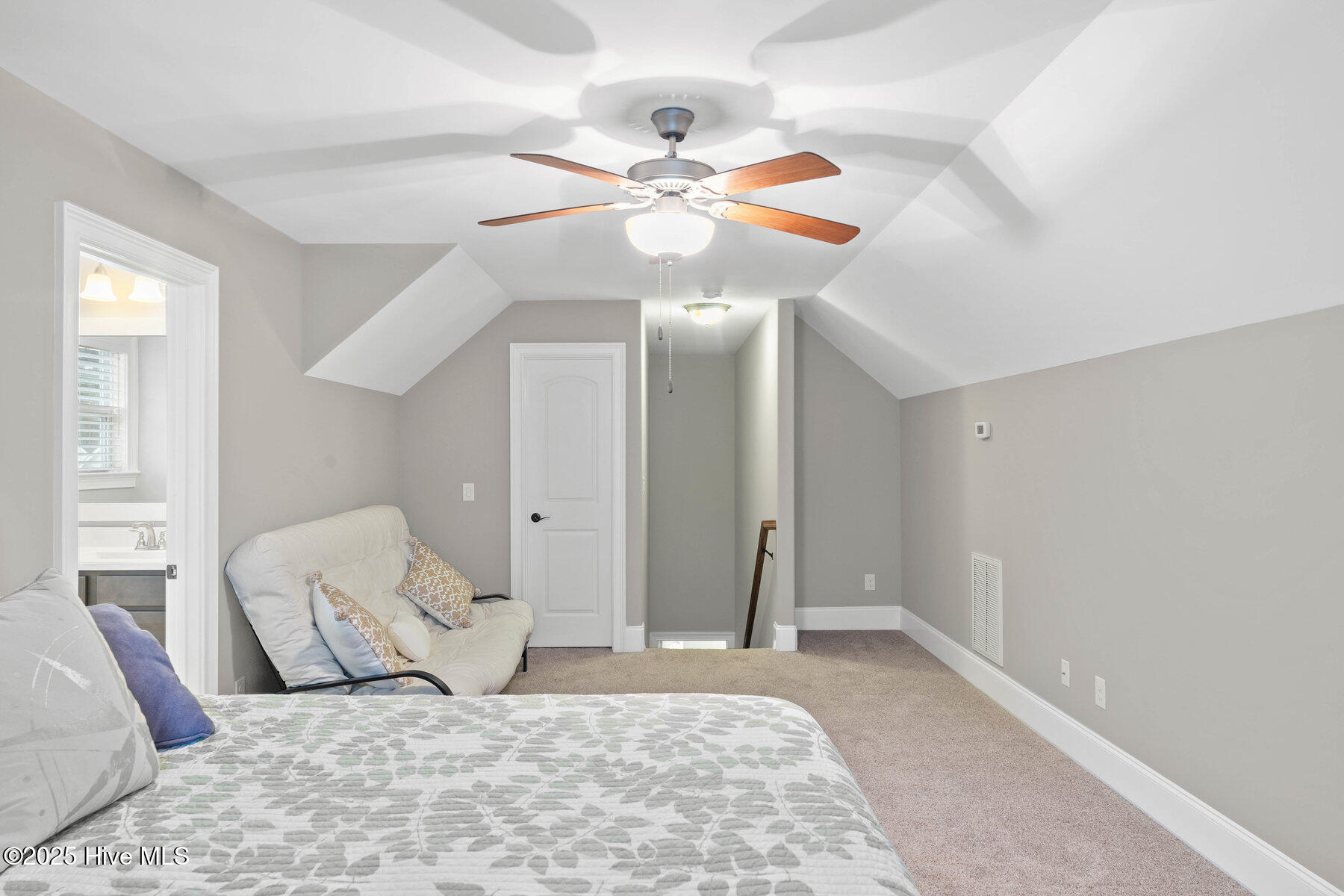 100515145 | Photo 27