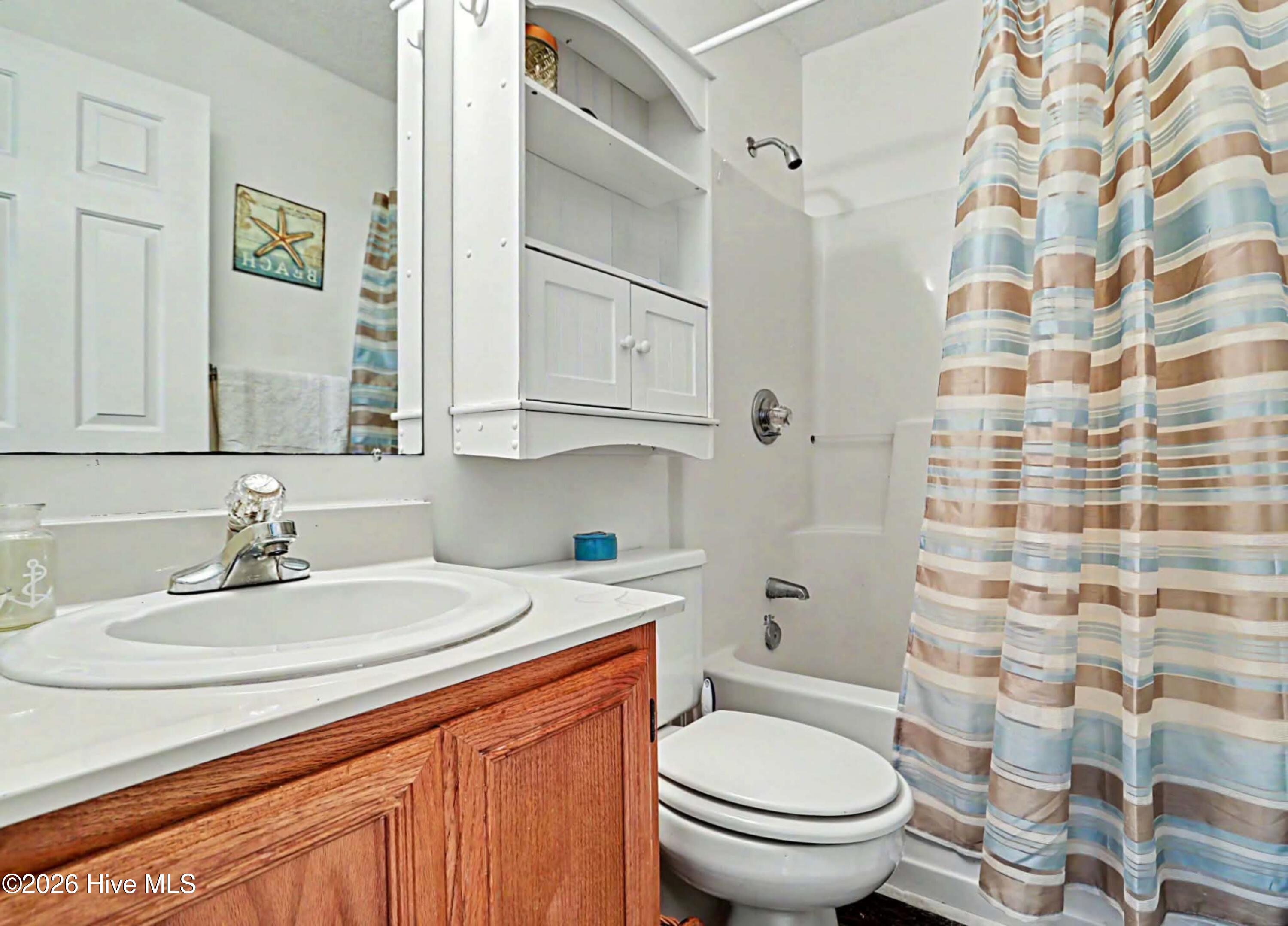 100563320 | Photo 22