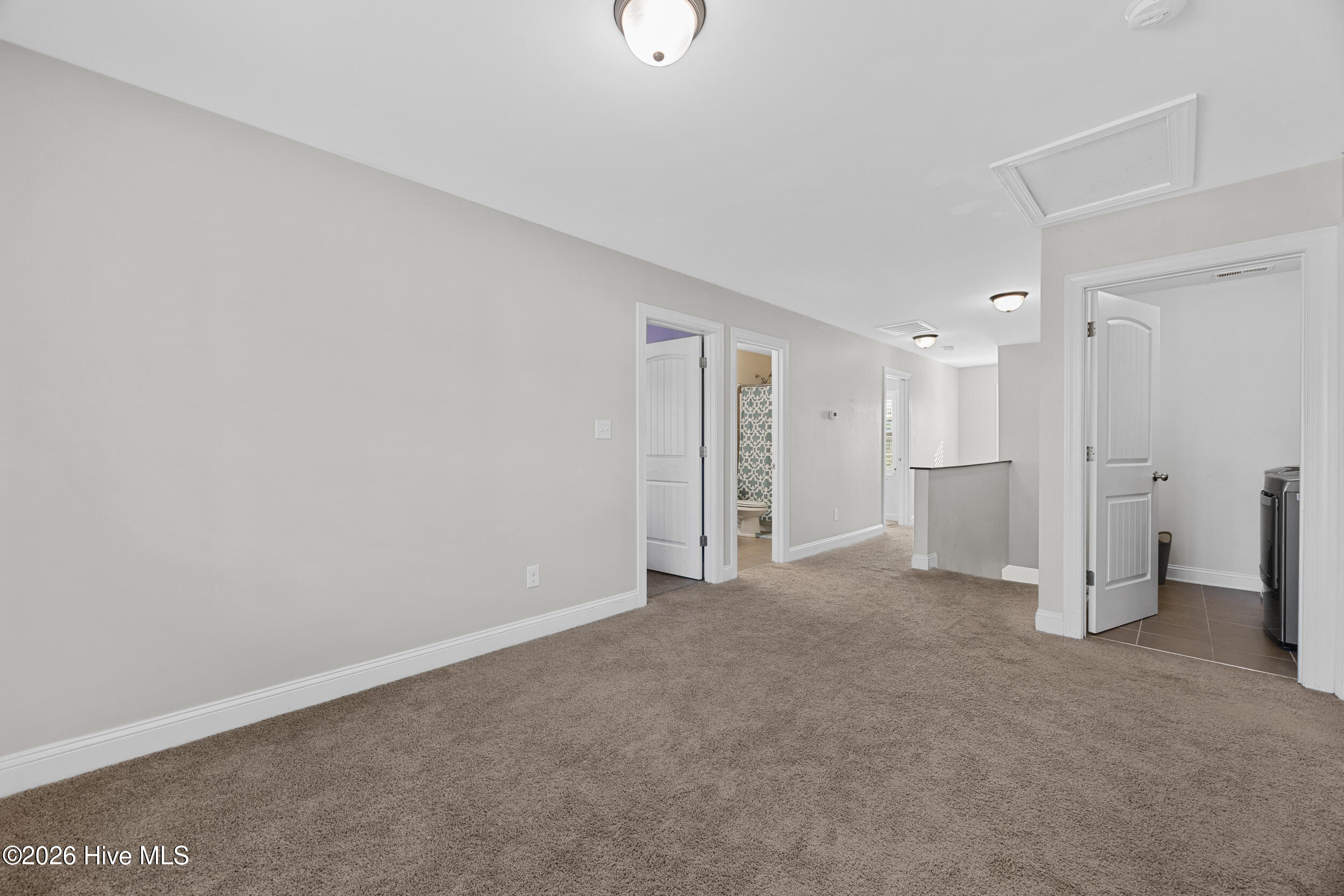 100564853 | Photo 25