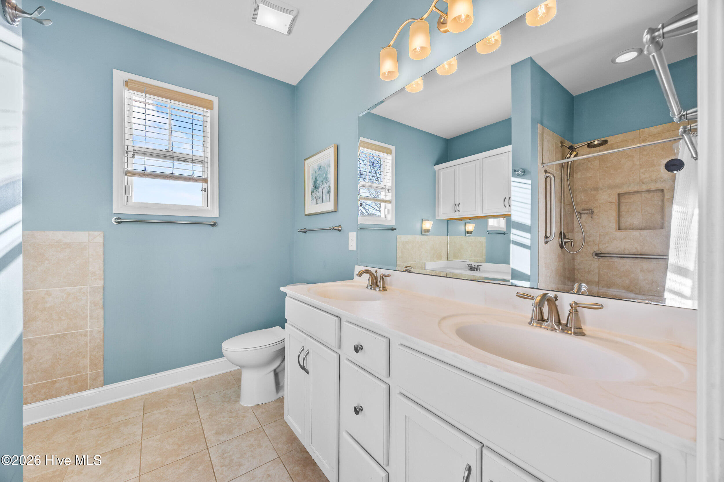 100550084 | Photo 27