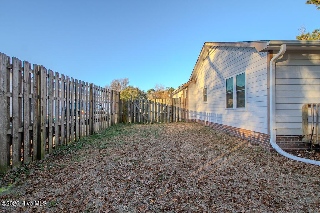 100536821 | Photo 30