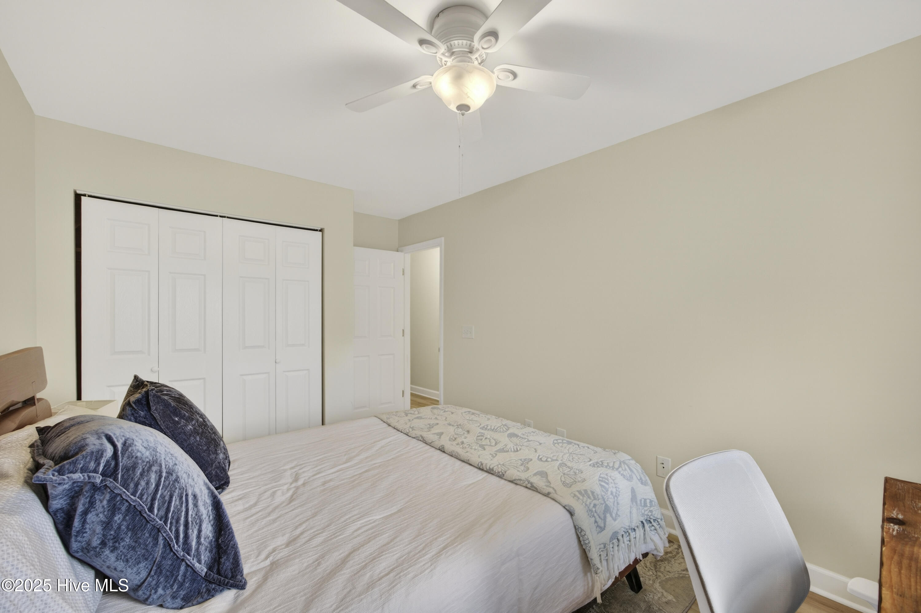 100558907 | Photo 15