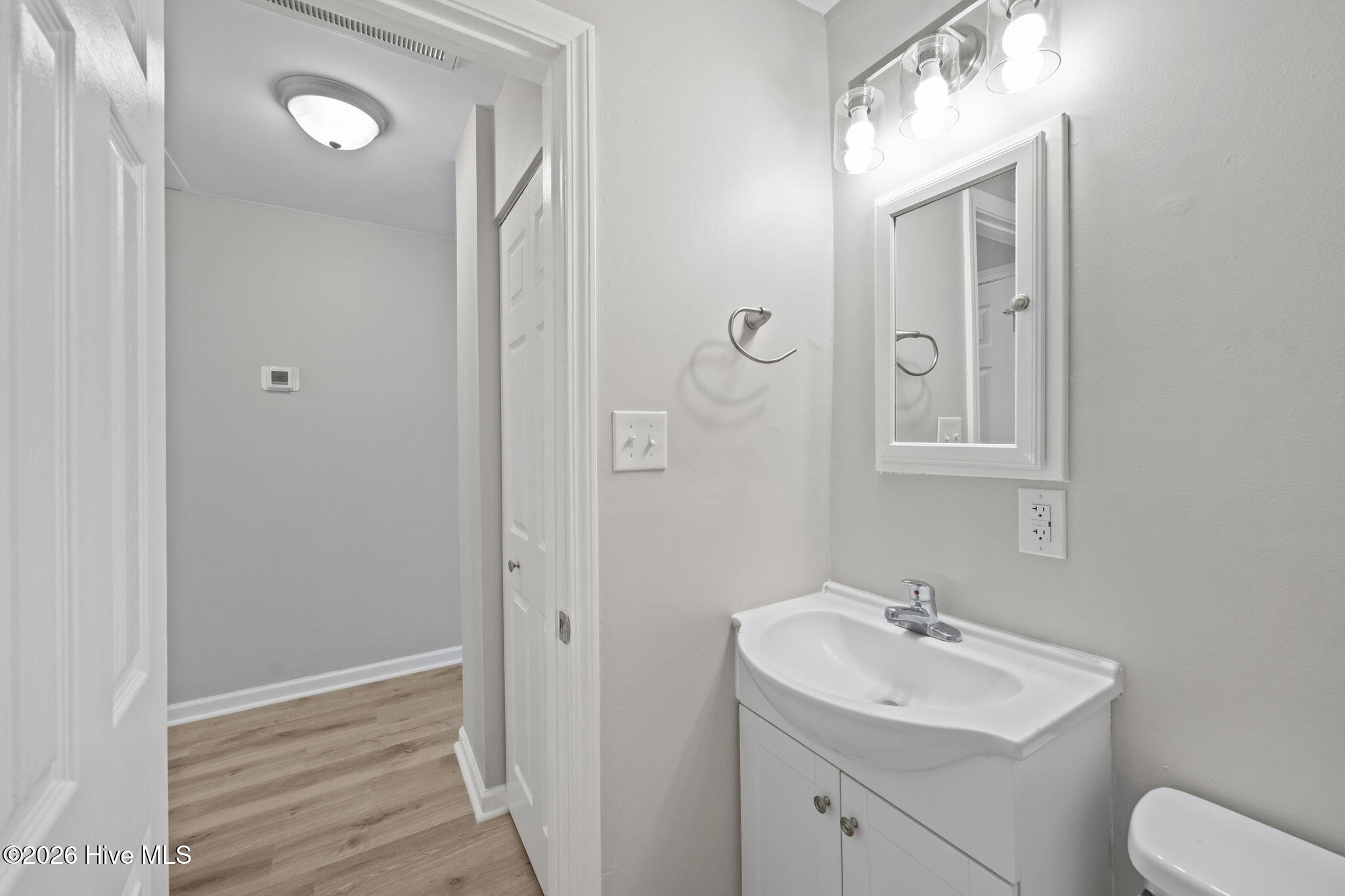 100566430 | Photo 18