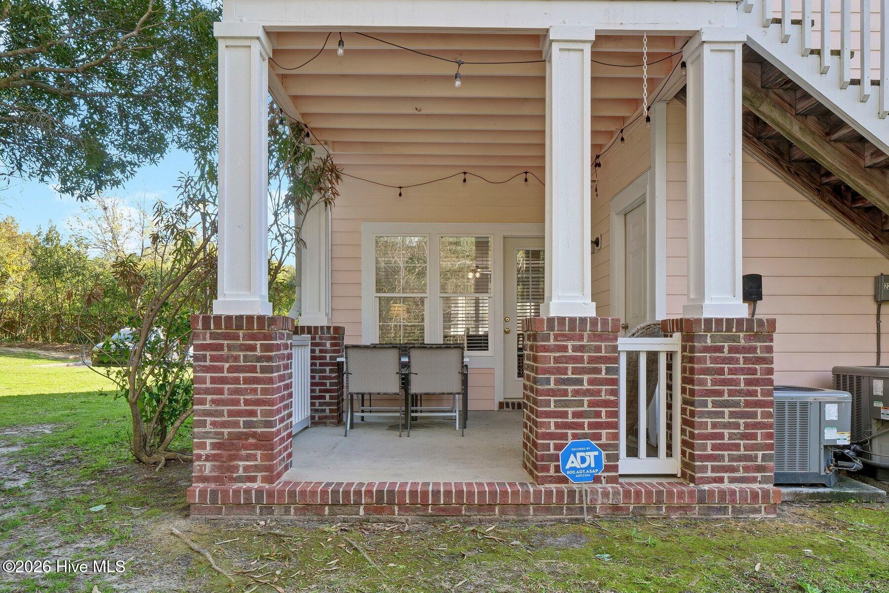 100562227 | Photo 23