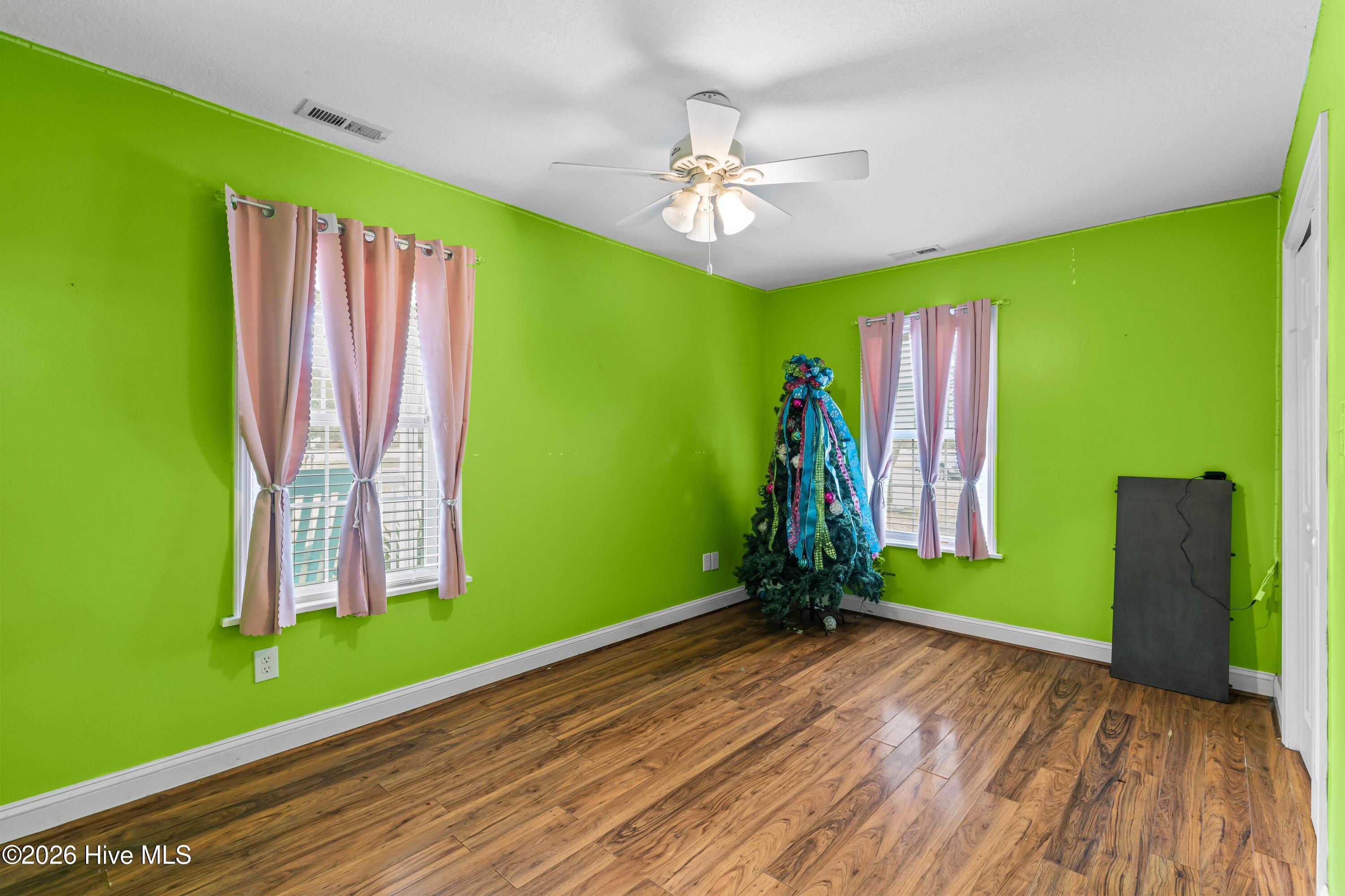 100559175 | Photo 31