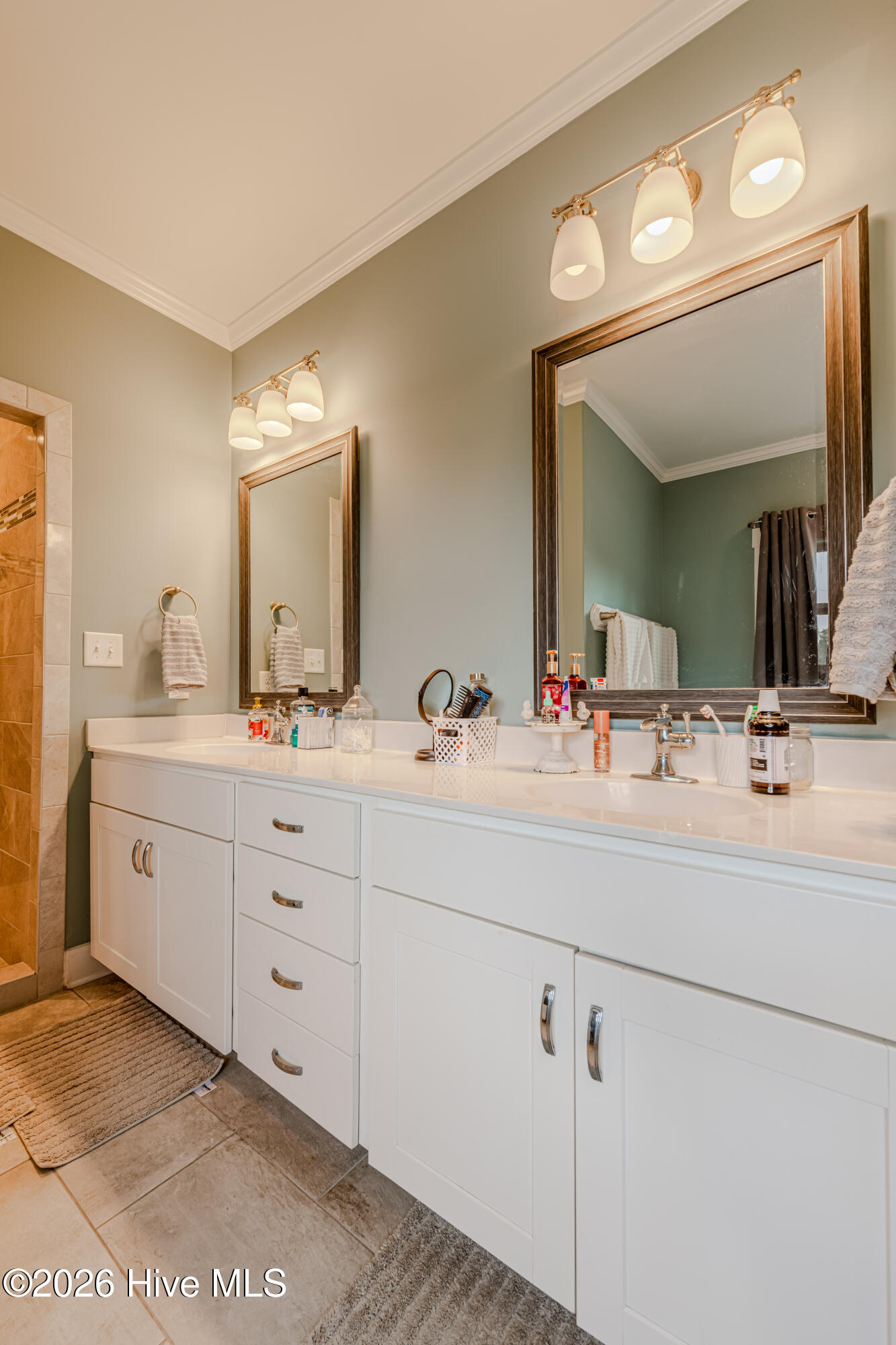 100559174 | Photo 50