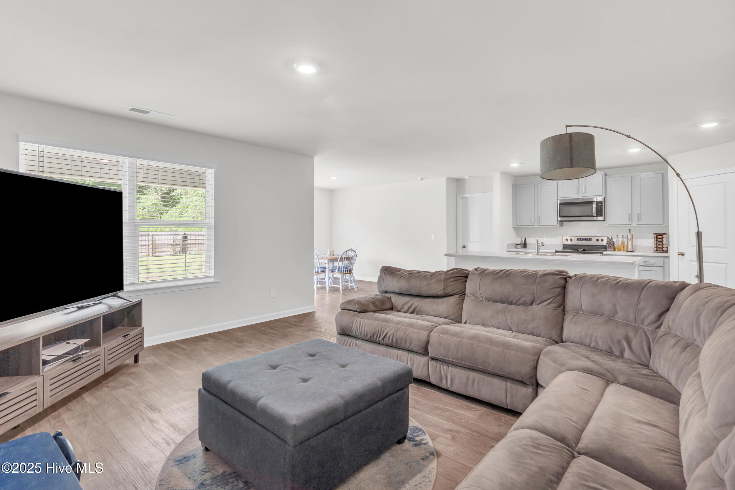 100518260 | Photo 11