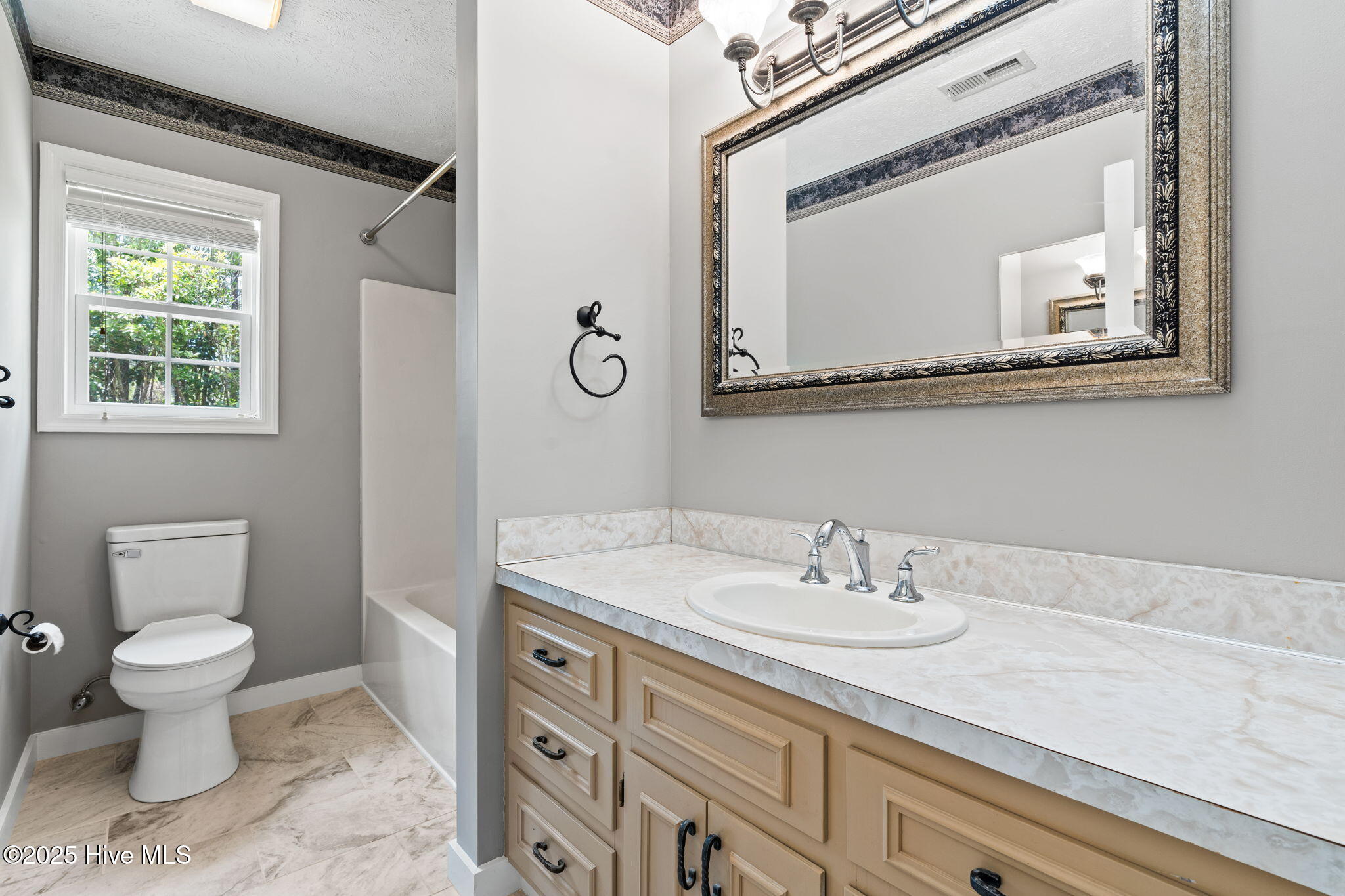 100551974 | Photo 30