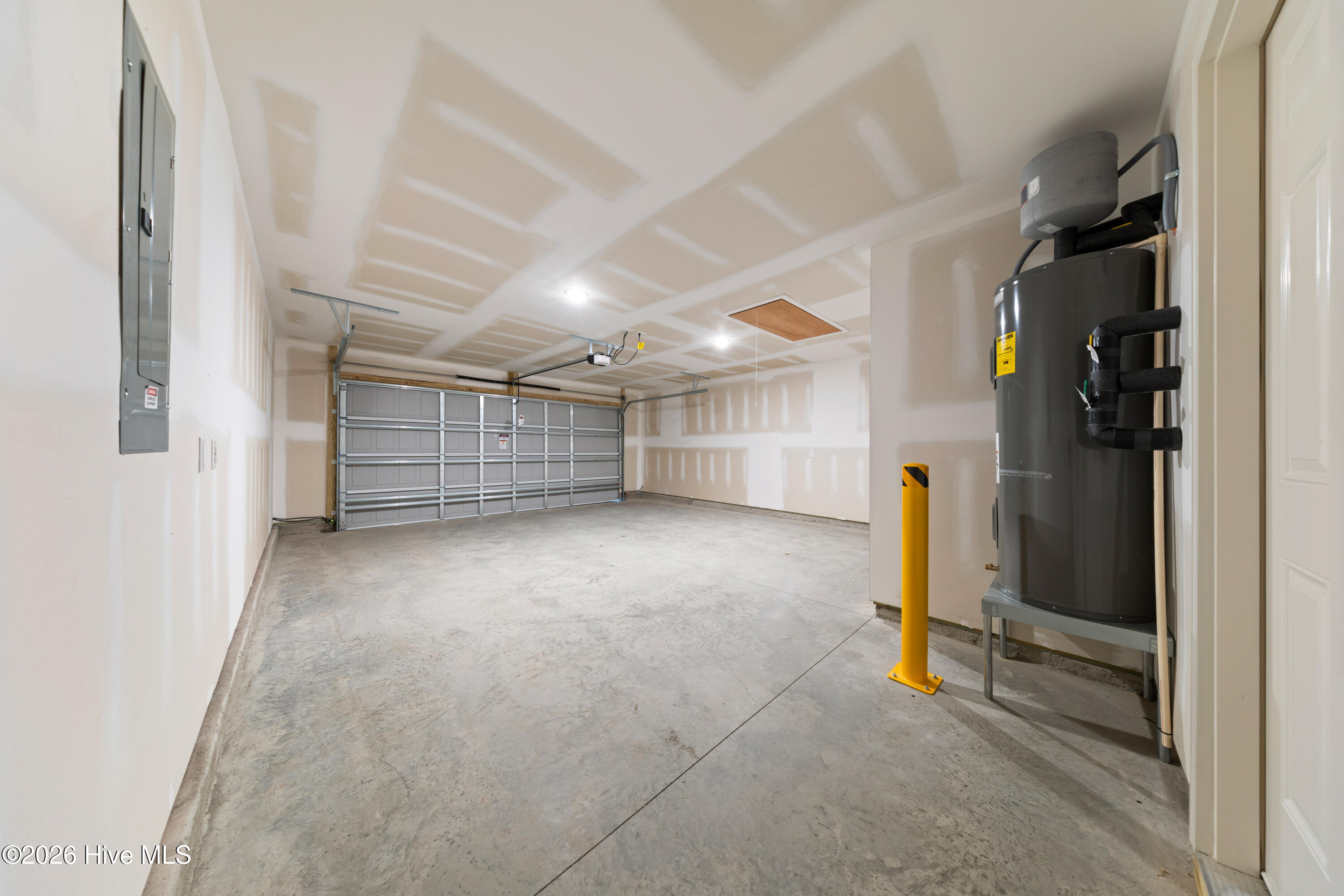 100546479 | Photo 24