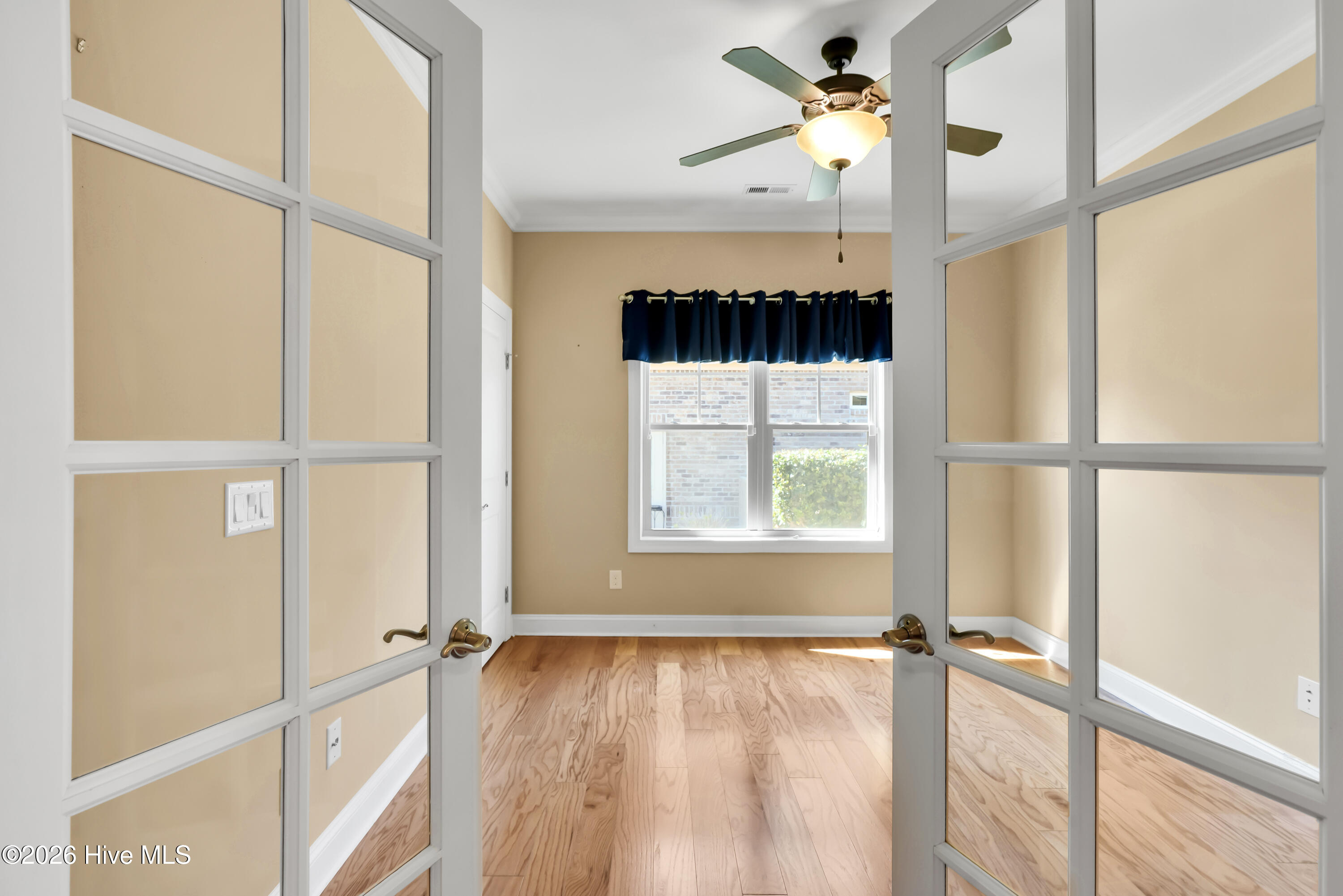 100562046 | Photo 19