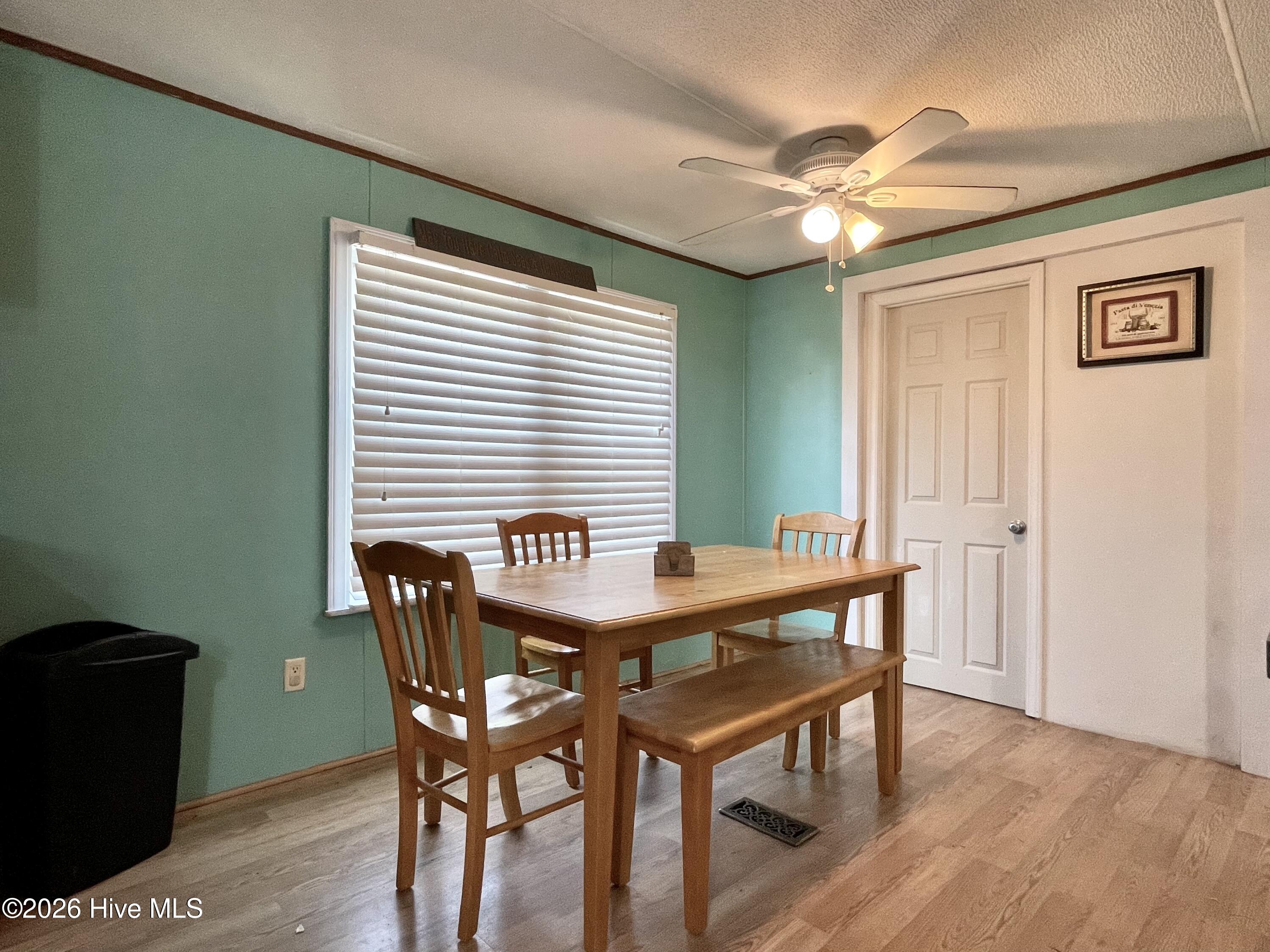 100569888 | Photo 17