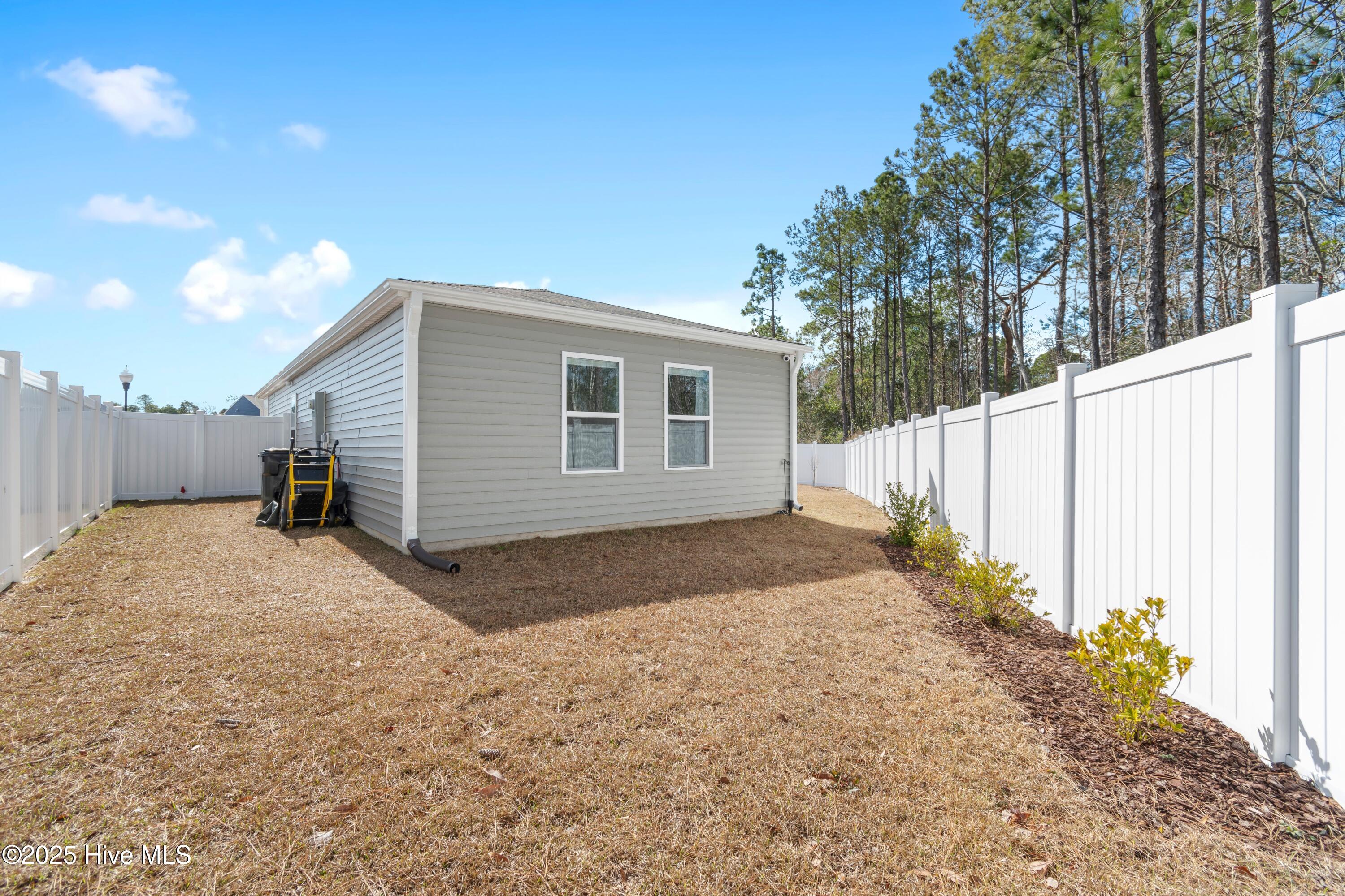 100494043 | Photo 30