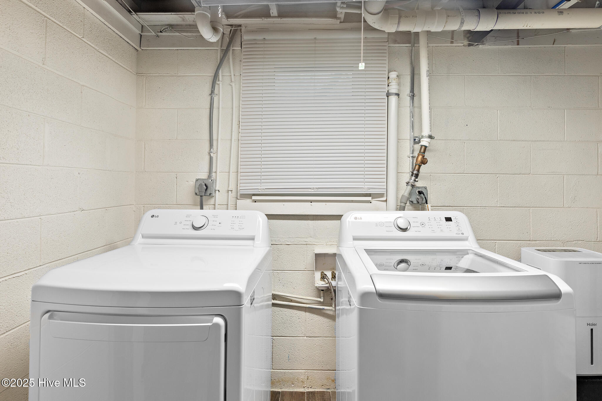 100531510 | Photo 59