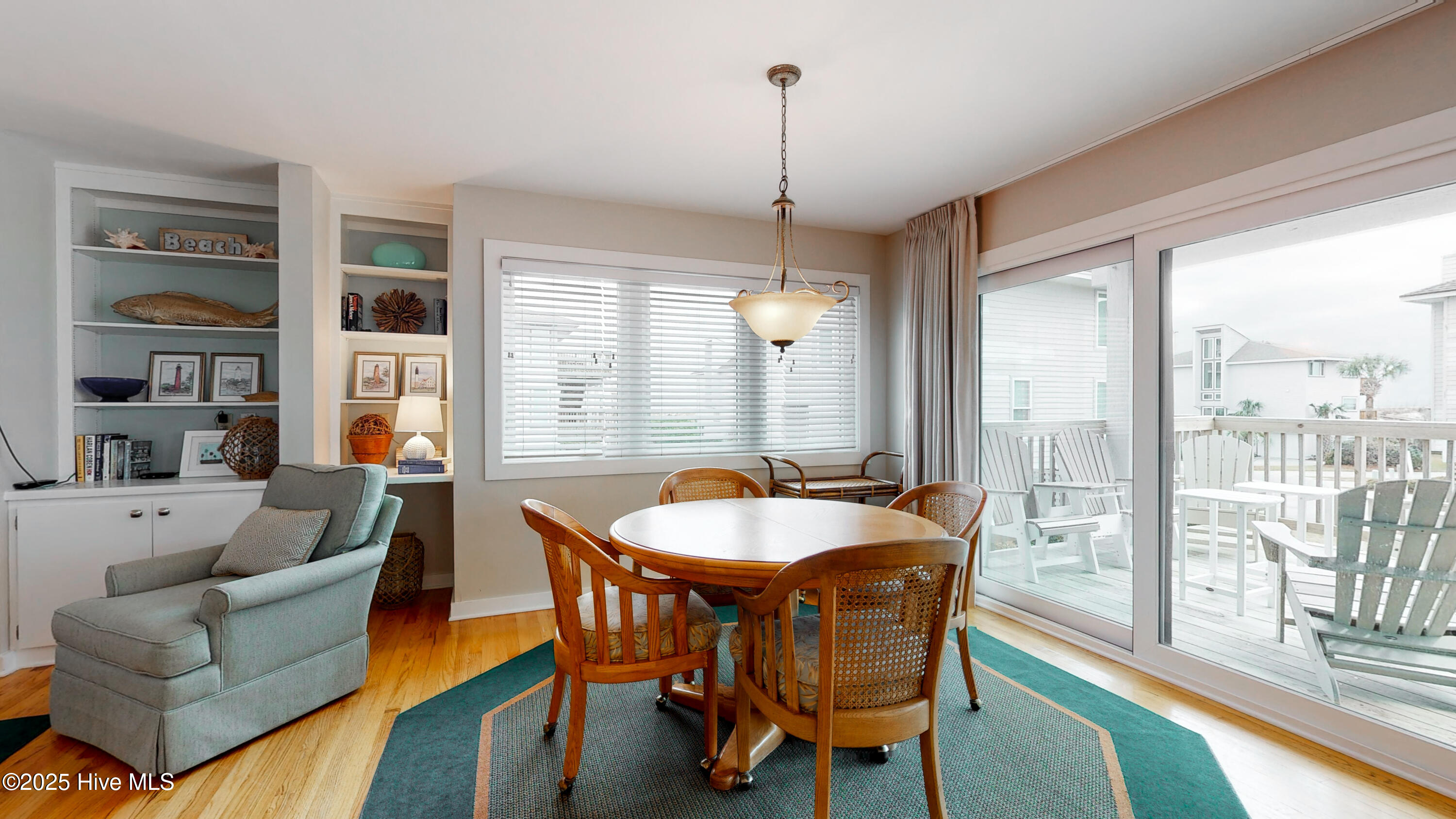 100553724 | Photo 49