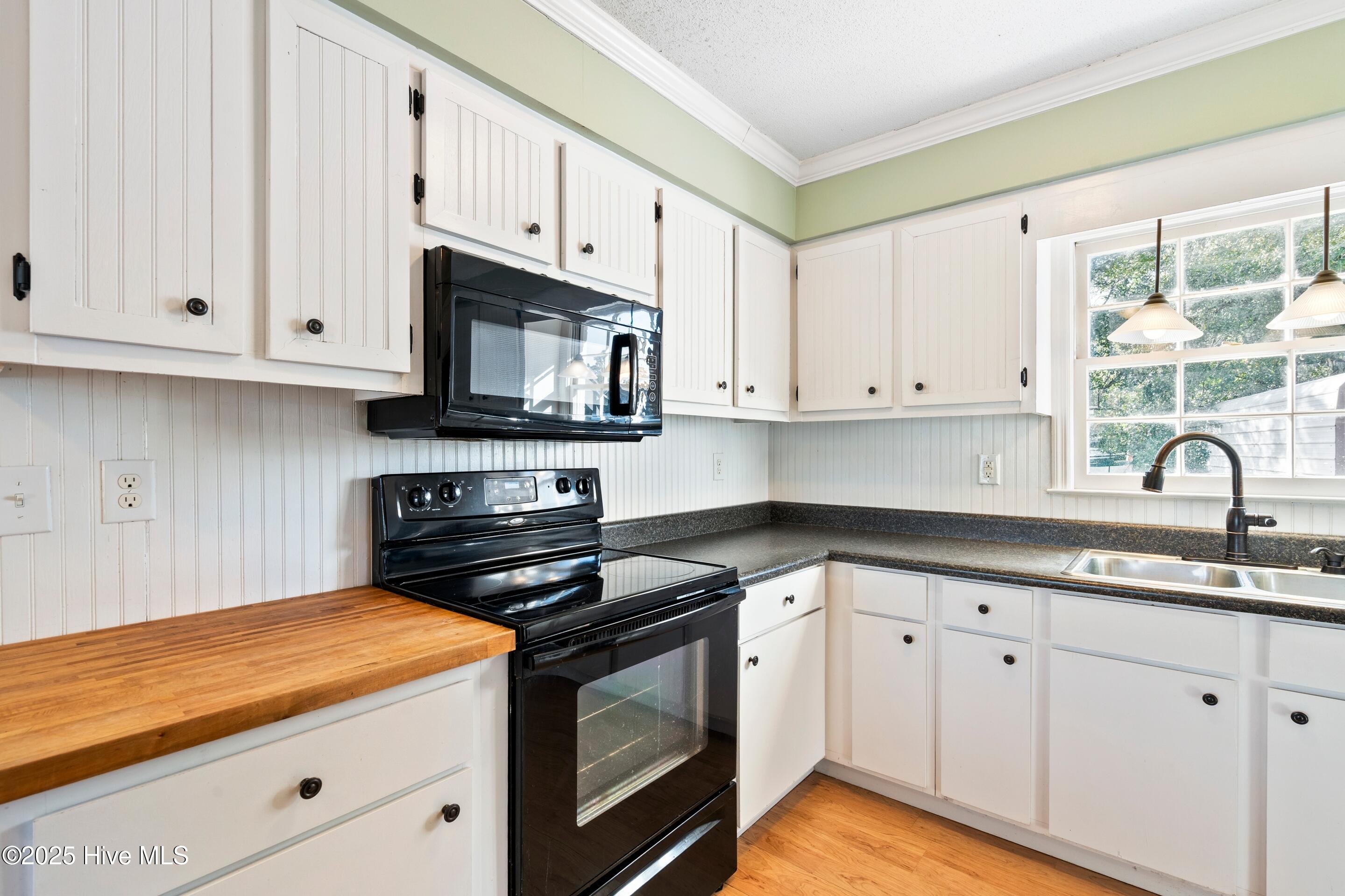 100546028 | Photo 16