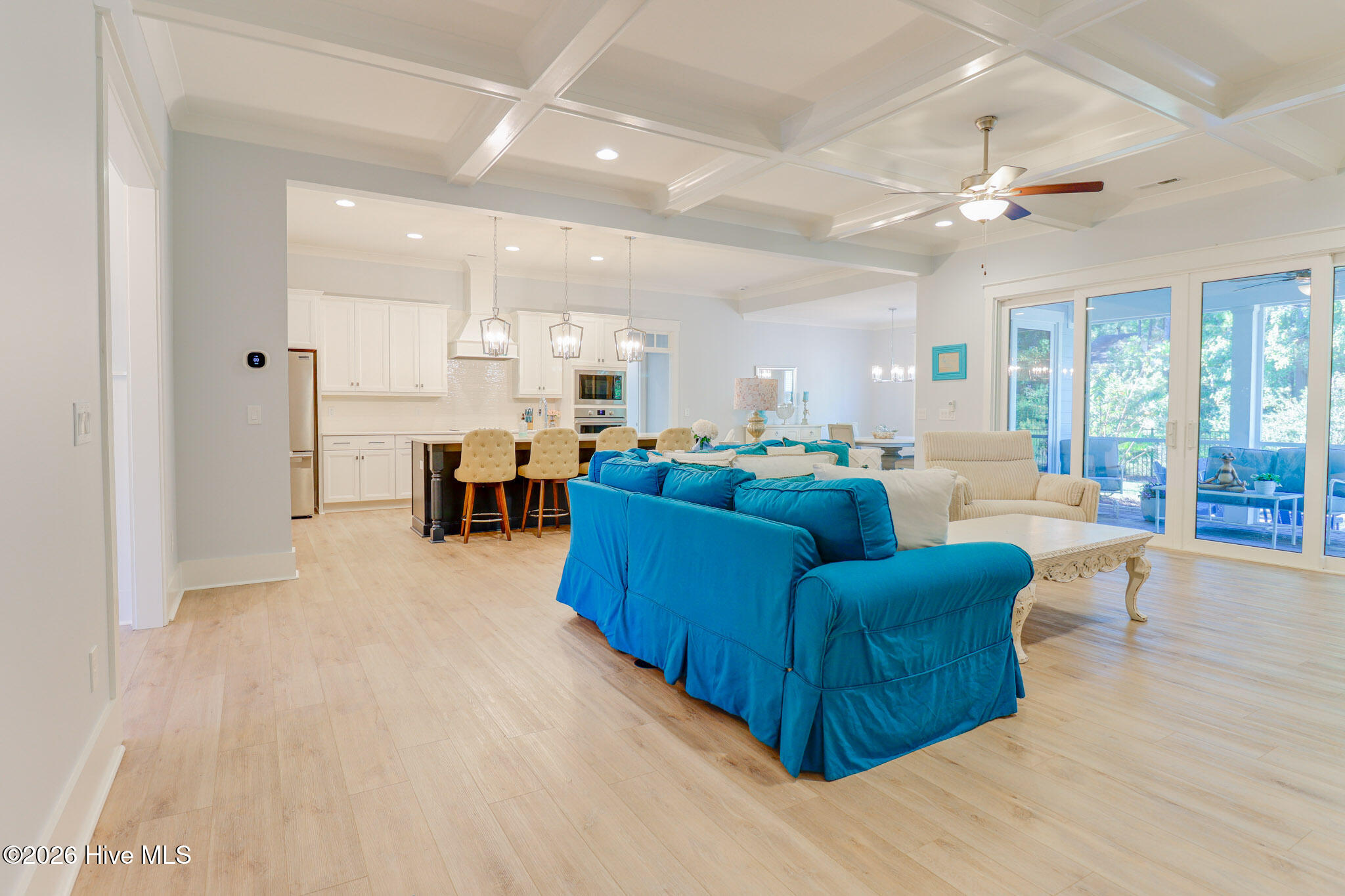 100540387 | Photo 18