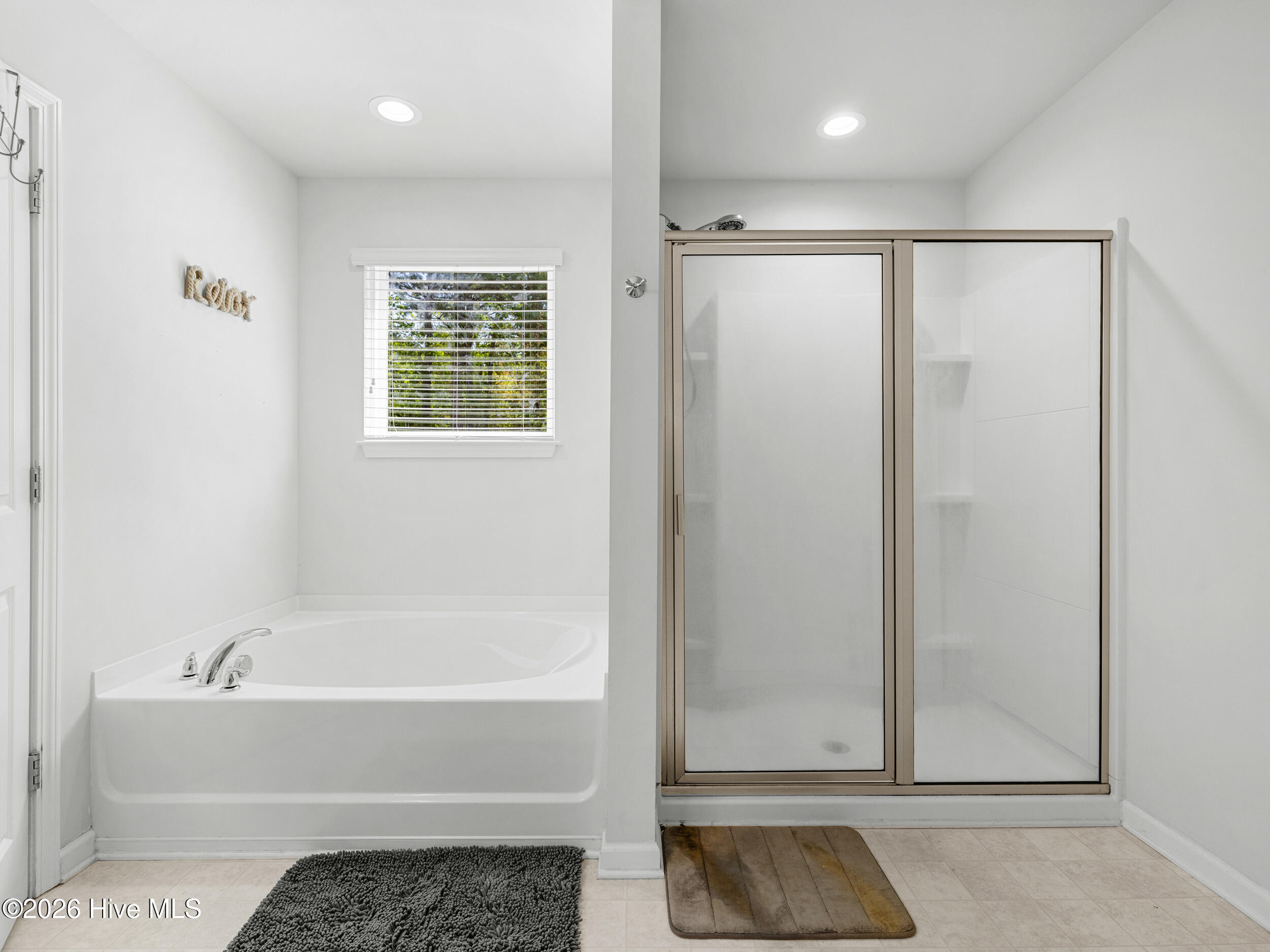 100567072 | Photo 34