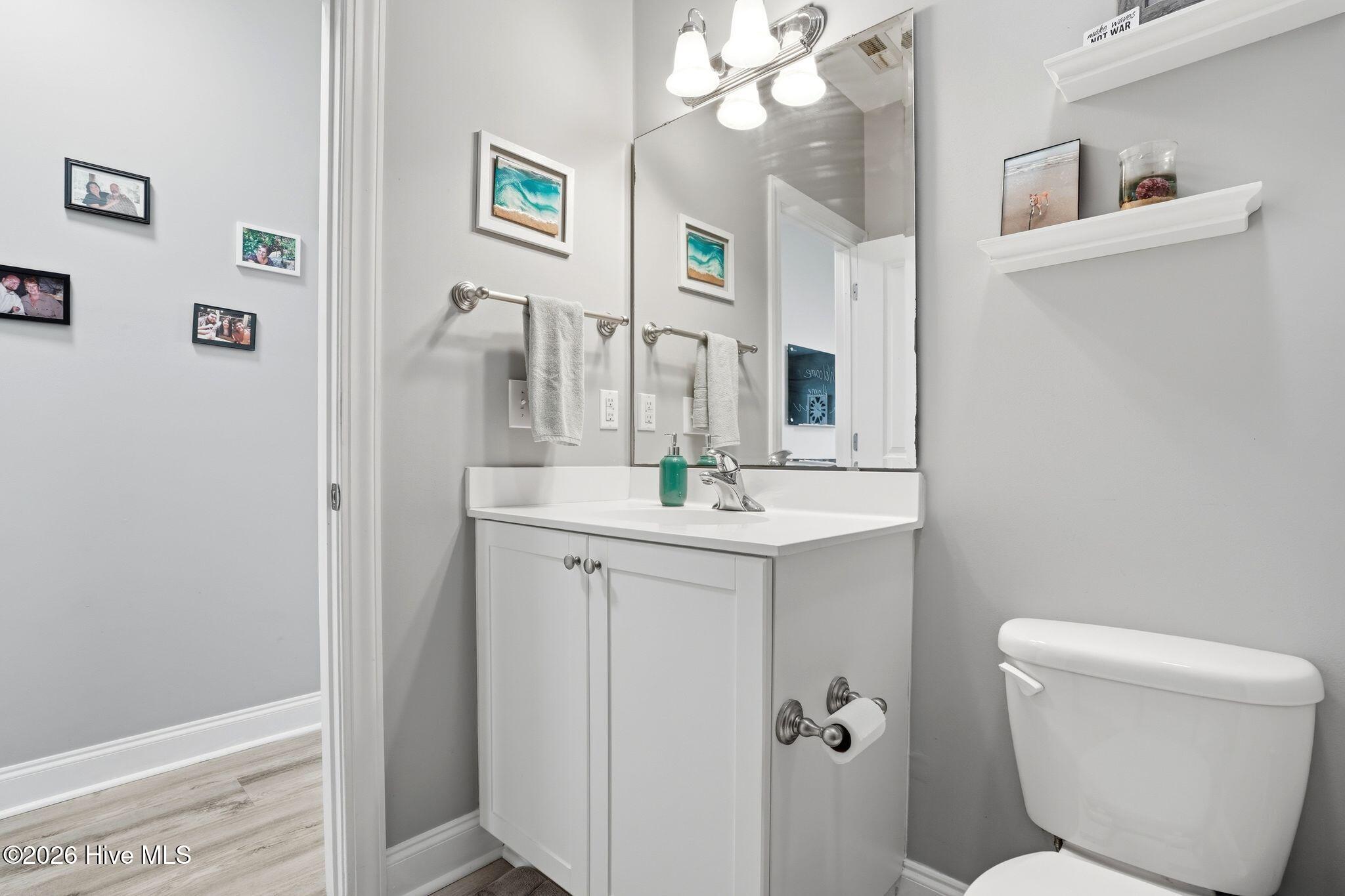 100558229 | Photo 30