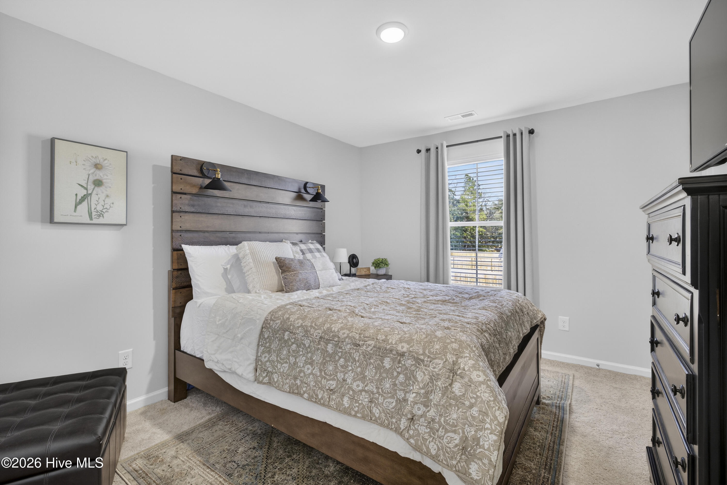 100554086 | Photo 35