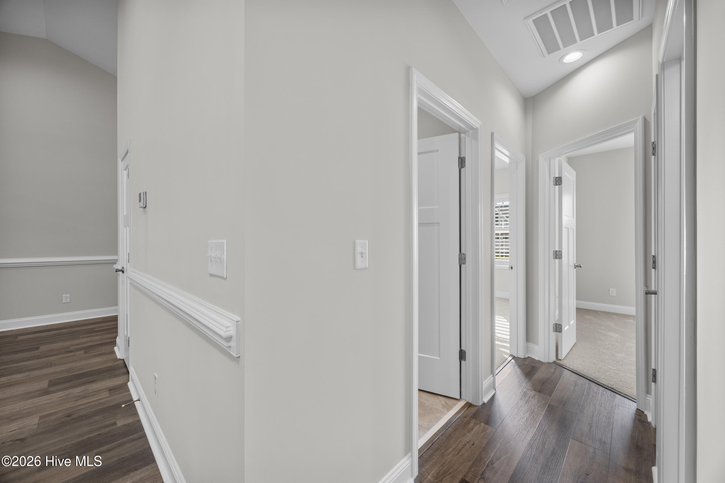 100559295 | Photo 19