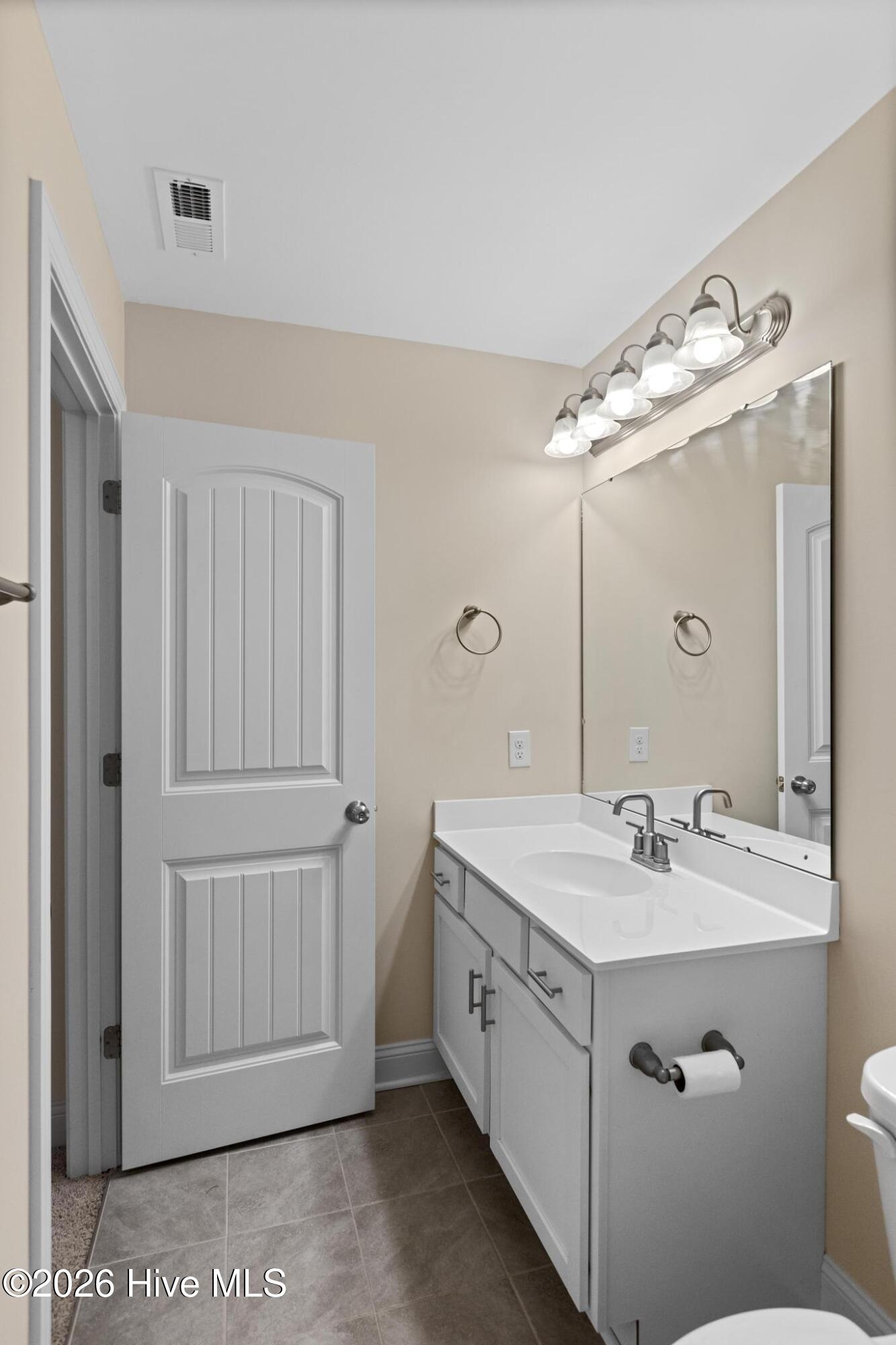 100560656 | Photo 30