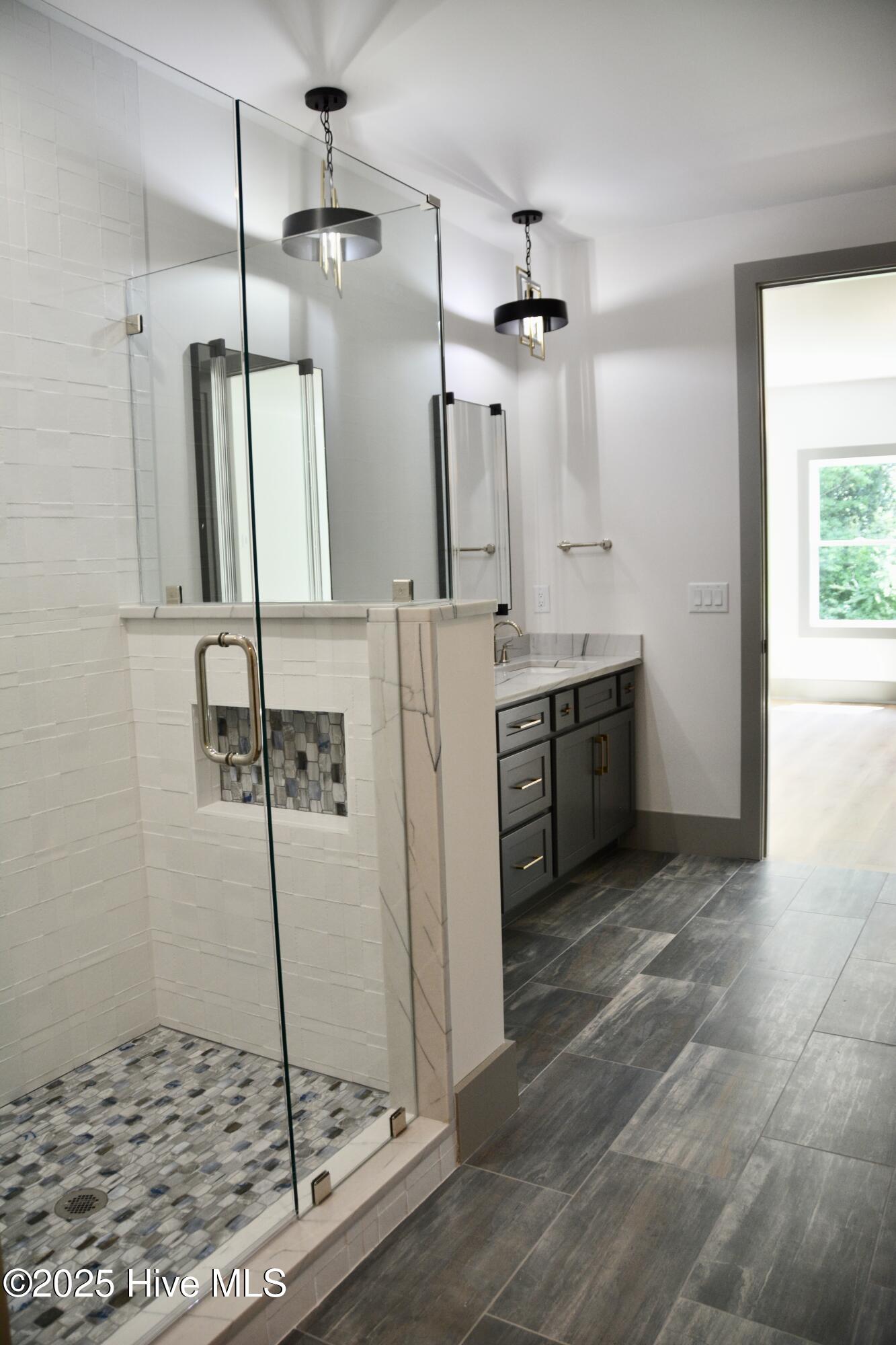 100508502 | Photo 41