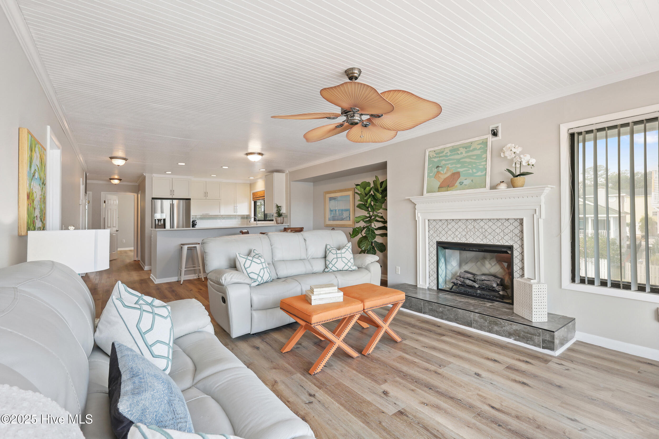 100559717 | Photo 32