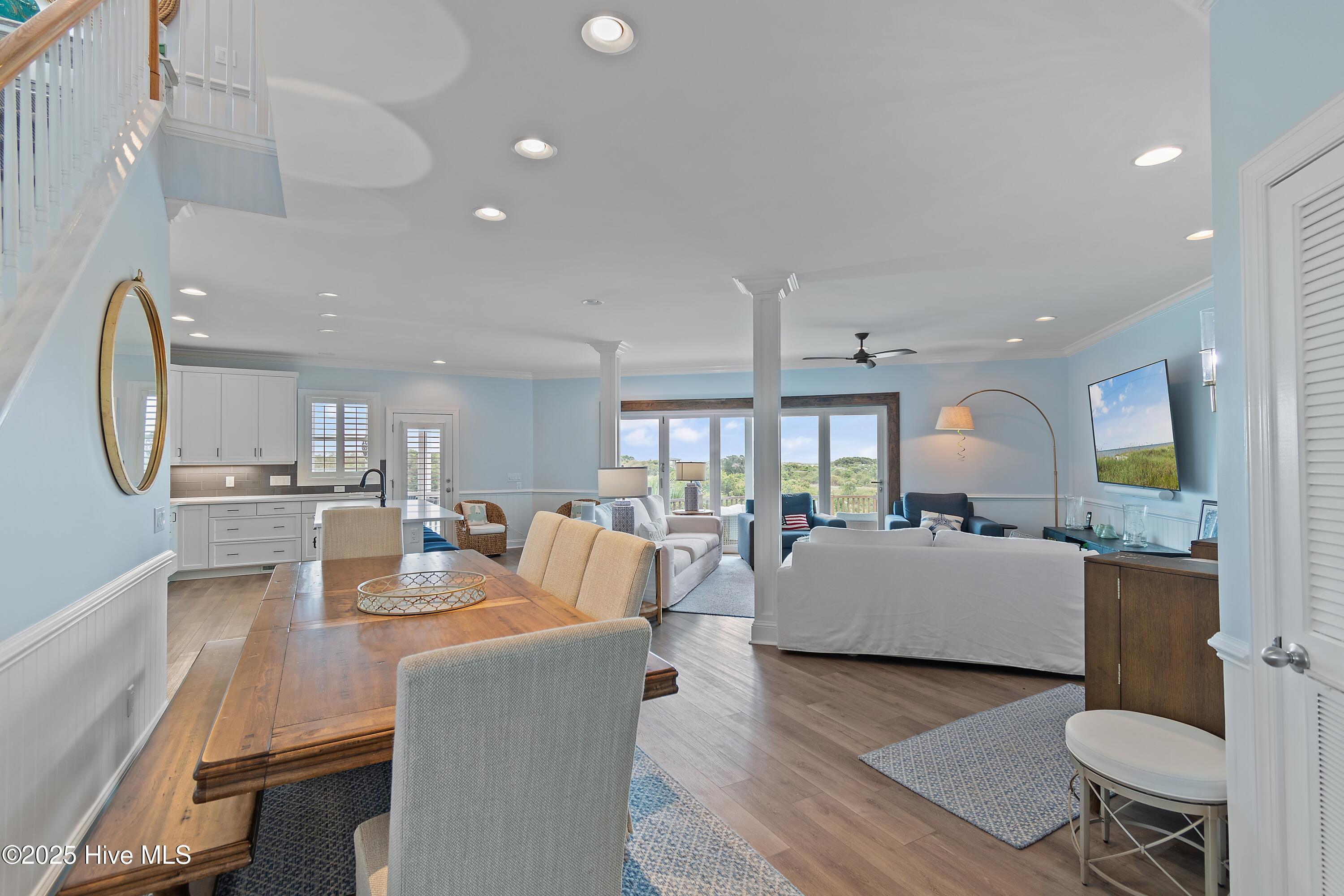 100536702 | Photo 46