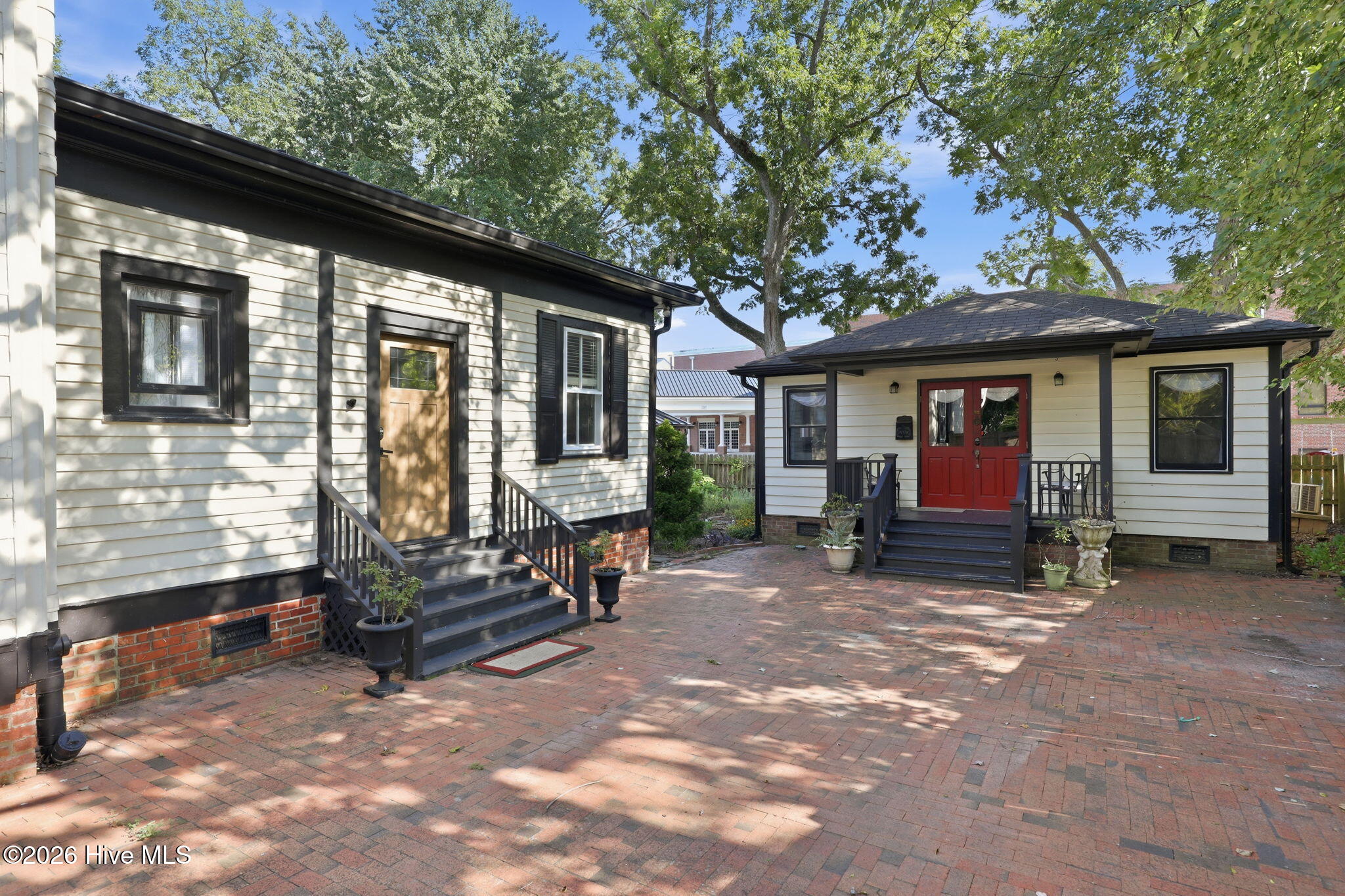 2nd image of 615 New St, New Bern, NC 28560 | MLS# 100573745