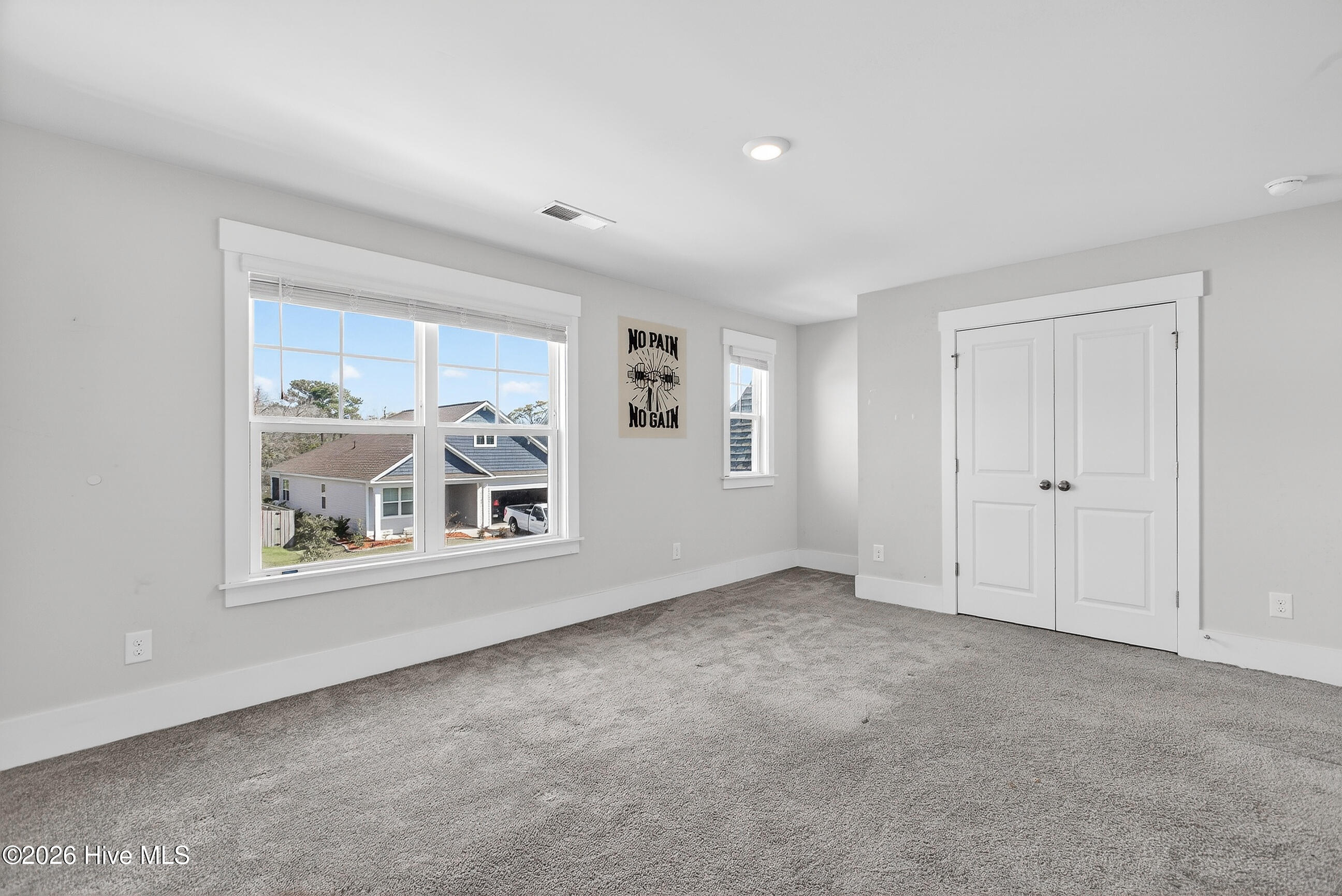 100562983 | Photo 28