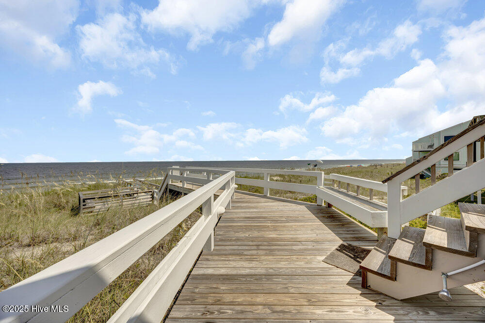 100522715 | Photo 25